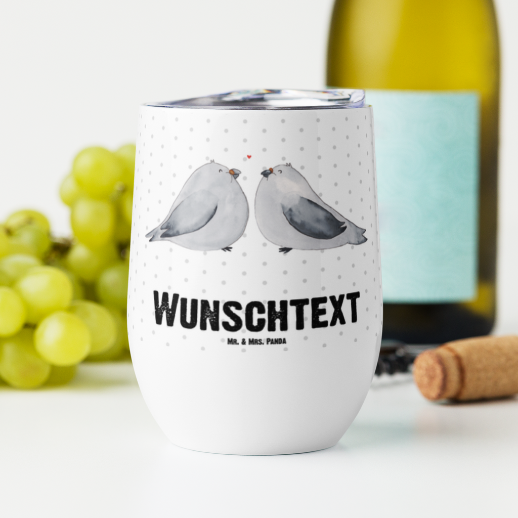 Personalisierter Weinbecher Turteltauben Liebe Personalisierter Weinbecher, Personalisierter Glühwein Becher, Heißgetränke, Personalisierter Trinkbecher, Personalisierter Weinkelch, Personalisiertes Weingläser, hochwertiger Weinbecher, Weinbecher Reisen, Weinbecher unterwegs, Personalisertes Sommerglas, mit Namen, Wunschtext, Personalisierung, selbst bedrucken, Personalisiertes Weinglas, Liebe, Partner, Freund, Freundin, Ehemann, Ehefrau, Heiraten, Verlobung, Heiratsantrag, Liebesgeschenk, Jahrestag, Hocheitstag, Turteltauben, Turteltäubchen, Tauben, Verliebt, Verlobt, Verheiratet, Geschenk Freundin, Geschenk Freund, Liebesbeweis, Hochzeitstag, Geschenk Hochzeit