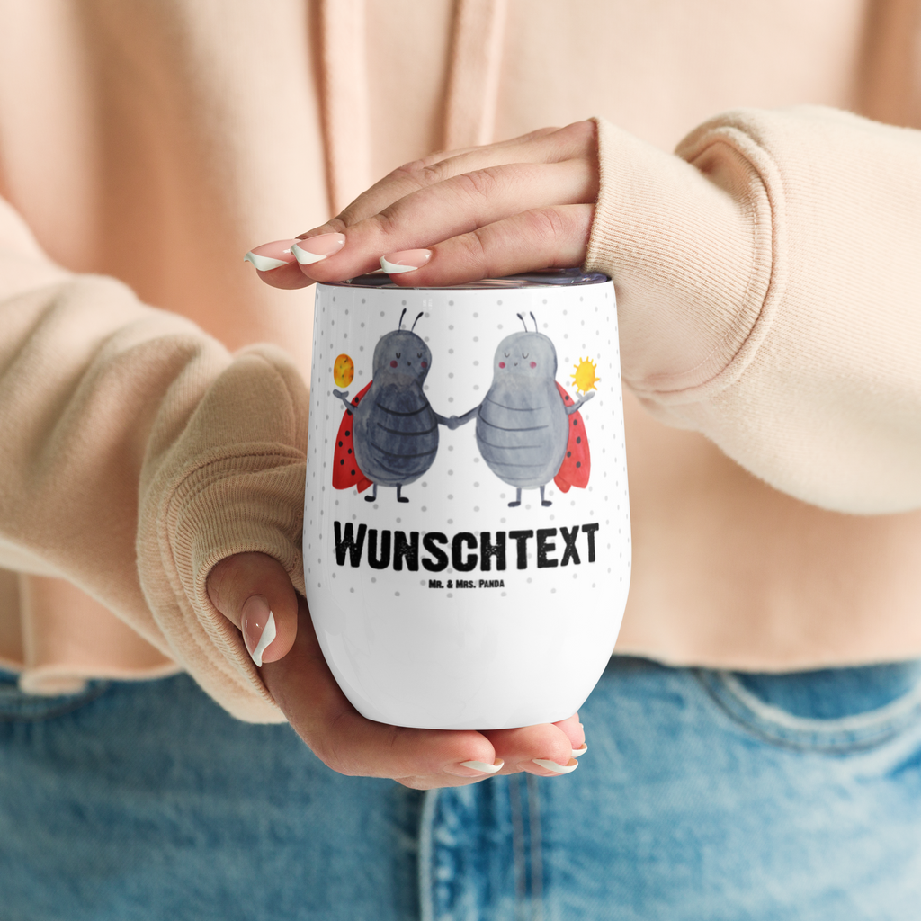 Personalisierter Weinbecher Sternzeichen Zwilling Personalisierter Weinbecher, Personalisierter Glühwein Becher, Heißgetränke, Personalisierter Trinkbecher, Personalisierter Weinkelch, Personalisiertes Weingläser, hochwertiger Weinbecher, Weinbecher Reisen, Weinbecher unterwegs, Personalisertes Sommerglas, mit Namen, Wunschtext, Personalisierung, selbst bedrucken, Personalisiertes Weinglas, Tierkreiszeichen, Sternzeichen, Horoskop, Astrologie, Aszendent, Zwillinge, Zwilling Geschenk, Zwilling Sternzeichen, Geburtstag Mai, Geschenk Mai, Geschenk Juni, Marienkäfer, Glückskäfer, Zwillingsbruder, Zwillingsschwester