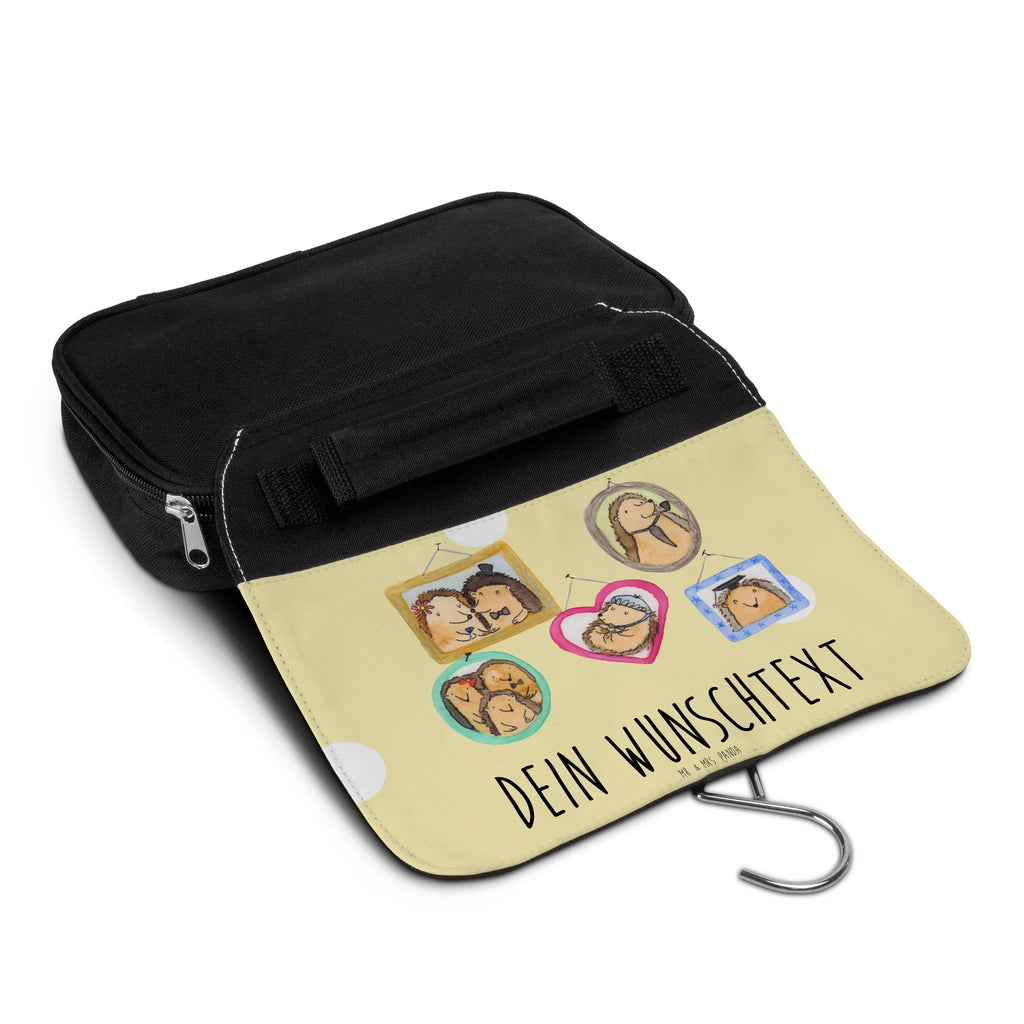 Personalisierter Kulturbeutel Igel Familie Personalisierter Kulturbeutel, Personalisierte Waschtasche, Personalisierte Kosmetiktasche, Damen, Herren, Personalisierte Aufbewahrungstasche, Personalisierte Schminktasche, Personalisierter Kosmetikbeutel, Personalisierter Organizer, Personalisierte Kulturtasche, Personalisierte Schminkutensil, Personalisierung, Wunschtext, Wunschname, Selbst bedrucken, Kulturbeutel mit Namen, Familie, Vatertag, Muttertag, Bruder, Schwester, Mama, Papa, Oma, Opa, Liebe, Igel, Bilder, Zusammenhalt, Glück