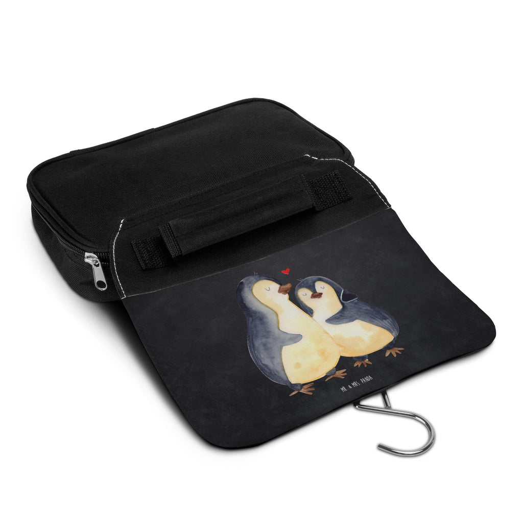 Kulturbeutel Pinguin umarmend Kulturbeutel, Zum Aufhängen, Waschtasche, Kosmetiktasche, Damen, Herren, Aufbewahrungstasche, Schminktasche, Kosmetikbeutel, Organizer, Kulturtasche, Schminkutensil, Pinguin, Liebe, Liebespaar, Liebesbeweis, Liebesgeschenk, Verlobung, Jahrestag, Hochzeitstag, Hochzeit, Hochzeitsgeschenk