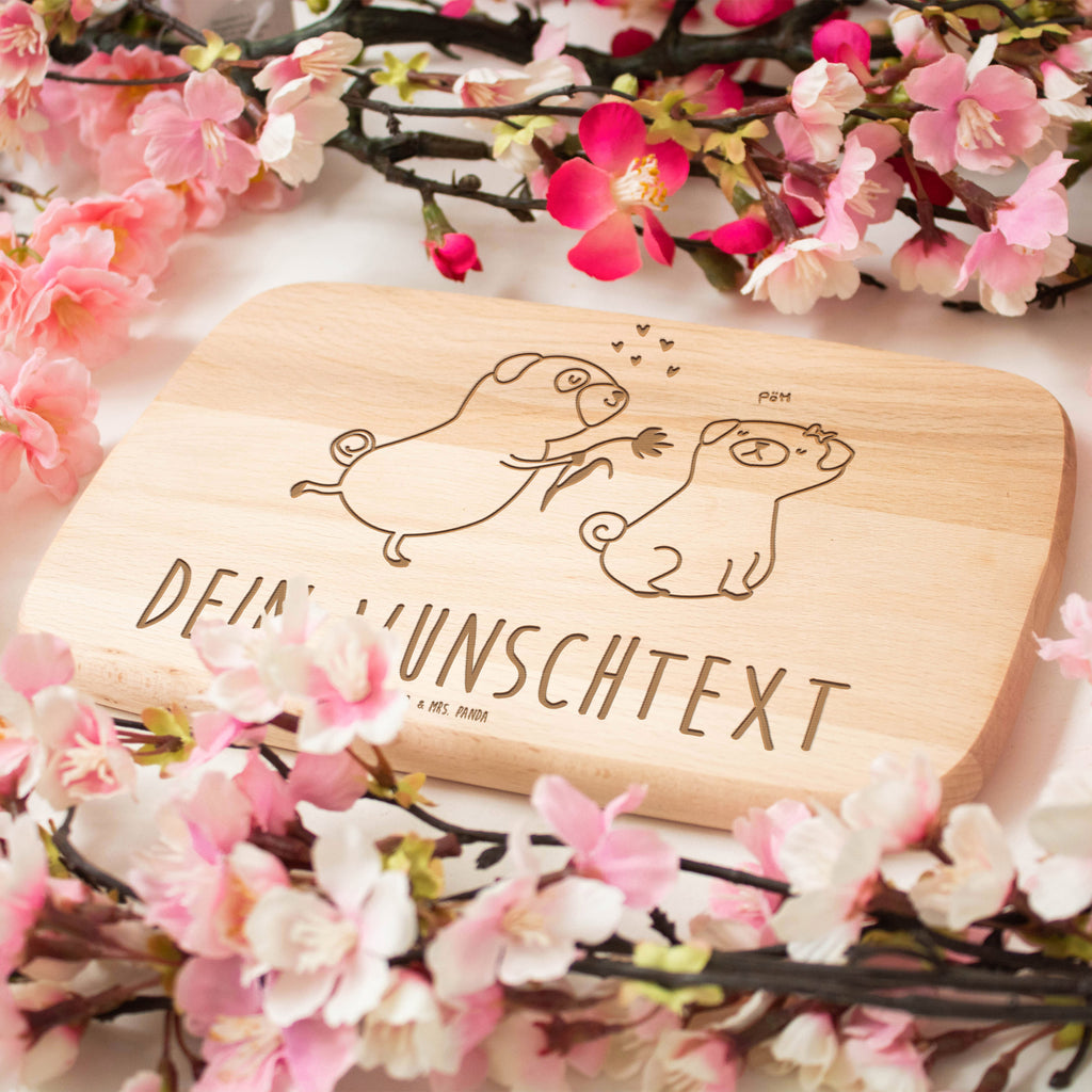 Personalisiertes Frühstücksbrett Mops verliebt Personalisiertes Frühstücksbrett, Frühstücksbrett mit Namen, Personalisiertes Holzbrett, Personalisiertes Schneidebrett, Personalisiertes Schneidebrett Holz, FPersonalisiertes rühstücksbrettchen, Personalisiertes Küchenbrett, Personalisiertes Holzschneidebrett, Personalisiertes Küchenbrettchen, Personalisierte Frühstücksplatte, Personalisiertes Servierbrett, Personalisierte Servierplatte, Personalisiertes Brotbrett, Holzbrett mit Namen, Schneidebrett mit Namen, Schneidebrett Holz mit Namen, Frühstücksbrettchen mit Namen, Küchenbrett mit Namen, Holzschneidebrett mit Namen, Küchenbrettchen mit Namen, Frühstücksplatte mit Namen, Servierbrett mit Namen, Servierplatte mit Namen, Brotbrett mit Namen, Schneidebrett gravieren, Schneidebrett Wunschname, Hund, Hundemotiv, Haustier, Hunderasse, Tierliebhaber, Hundebesitzer, Sprüche, Mops, Möpse, Hundeliebe, verliebt, Liebe, Liebesspruch. Verlobt, Geschenk Freund, Partner