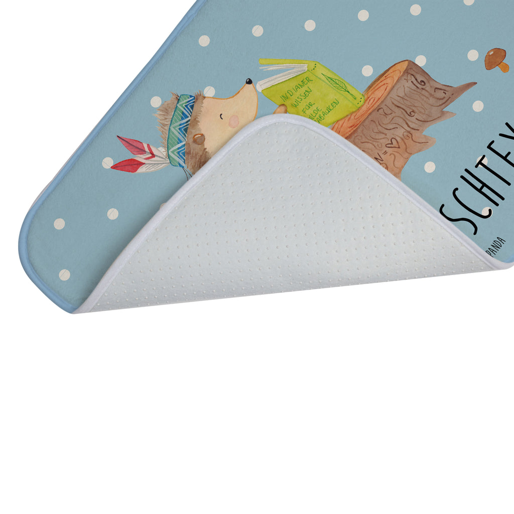 Personalisierter Badvorleger Igel Indianer Personalisierte Badematte, Personalisierter Badteppich, Personalisierter Duschvorleger, Personalisierter Badezimmerteppich, Personalisierter Badezimmermatte, Personalisierter Badvorleger, Personalisierter Duschmatte, Personalisierter Duschteppich, Badematte mit Namen, Badteppich mit Namen, Duschvorleger mit Namen, Badezimmerteppich mit Namen, Badezimmermatte mit Namen, Badvorleger mit Namen, Duschmatte mit Namen, Duschteppich mit Namen, Wunschtext, Badvorleger selbst bedrucken, Wunschname, Personalisieren, Waldtiere, Tiere, Igel, Indianer, Abenteuer, Lagerfeuer, Camping