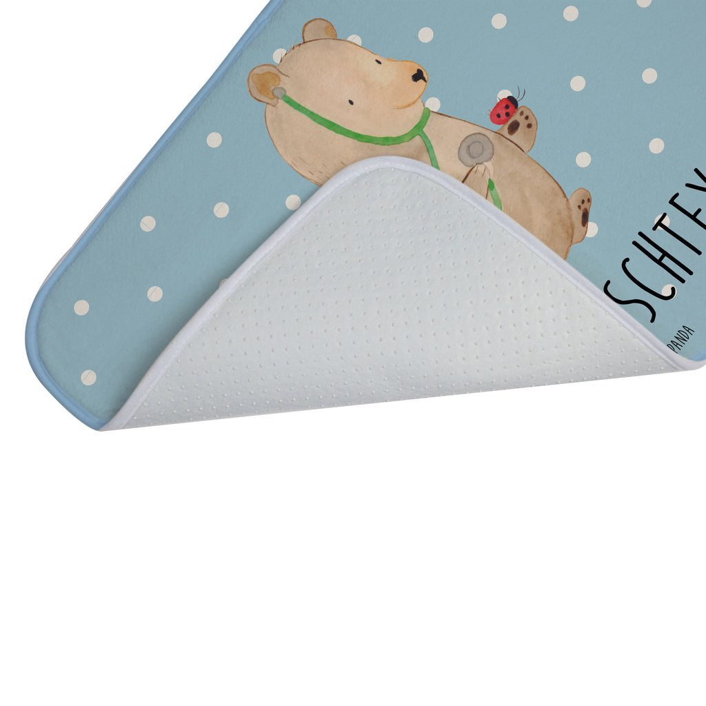 Personalisierter Badvorleger Bär Arzt Personalisierte Badematte, Personalisierter Badteppich, Personalisierter Duschvorleger, Personalisierter Badezimmerteppich, Personalisierter Badezimmermatte, Personalisierter Badvorleger, Personalisierter Duschmatte, Personalisierter Duschteppich, Badematte mit Namen, Badteppich mit Namen, Duschvorleger mit Namen, Badezimmerteppich mit Namen, Badezimmermatte mit Namen, Badvorleger mit Namen, Duschmatte mit Namen, Duschteppich mit Namen, Wunschtext, Badvorleger selbst bedrucken, Wunschname, Personalisieren, Bär, Teddy, Teddybär, Arzt, Ärztin, Doktor, Professor, Doktorin, Professorin