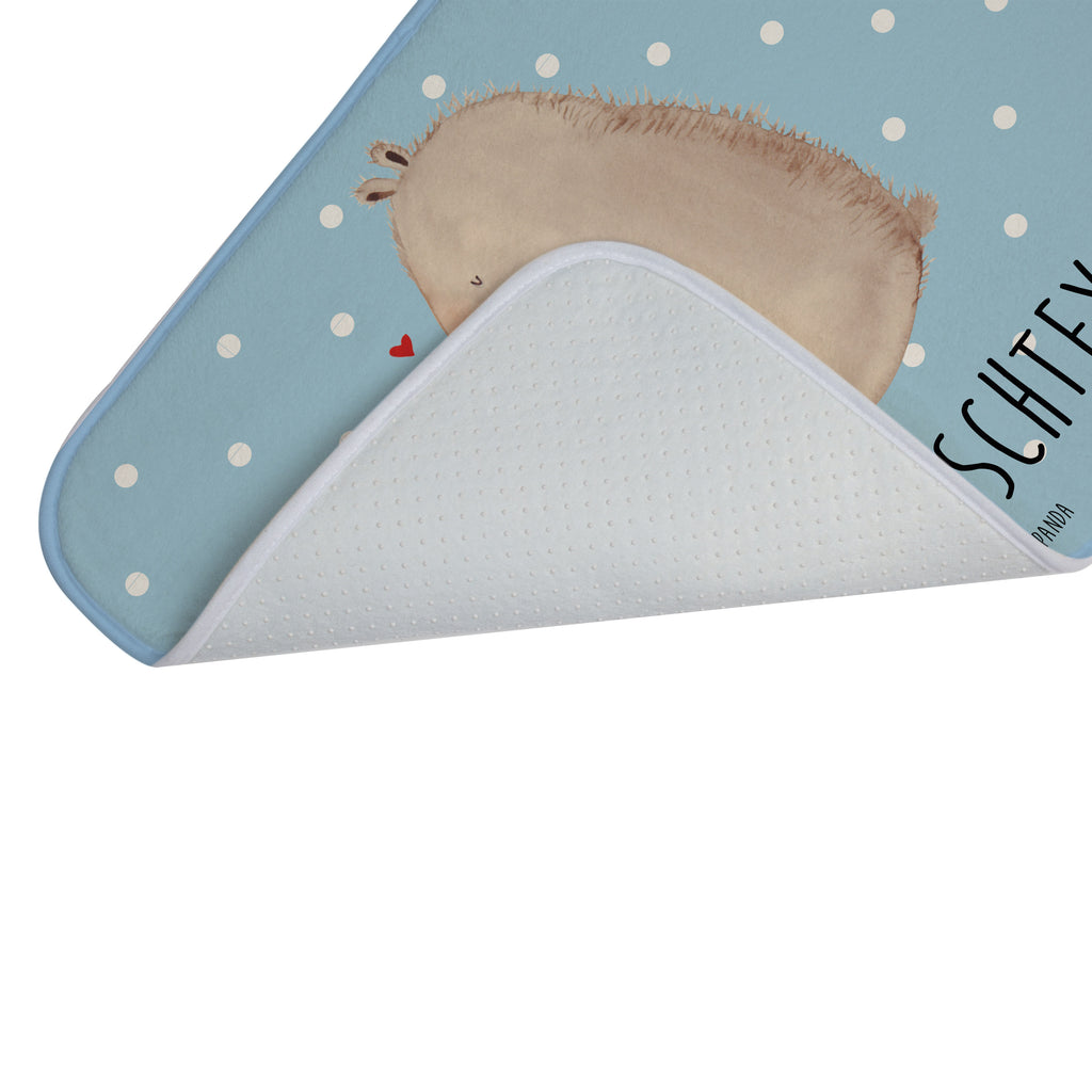 Personalisierter Badvorleger Bär mit Marienkäfer Personalisierte Badematte, Personalisierter Badteppich, Personalisierter Duschvorleger, Personalisierter Badezimmerteppich, Personalisierter Badezimmermatte, Personalisierter Badvorleger, Personalisierter Duschmatte, Personalisierter Duschteppich, Badematte mit Namen, Badteppich mit Namen, Duschvorleger mit Namen, Badezimmerteppich mit Namen, Badezimmermatte mit Namen, Badvorleger mit Namen, Duschmatte mit Namen, Duschteppich mit Namen, Wunschtext, Badvorleger selbst bedrucken, Wunschname, Personalisieren, Bär, Teddy, Teddybär, Marienkäfer, Liebe, Freiheit, Motivation, Das Leben ist schön