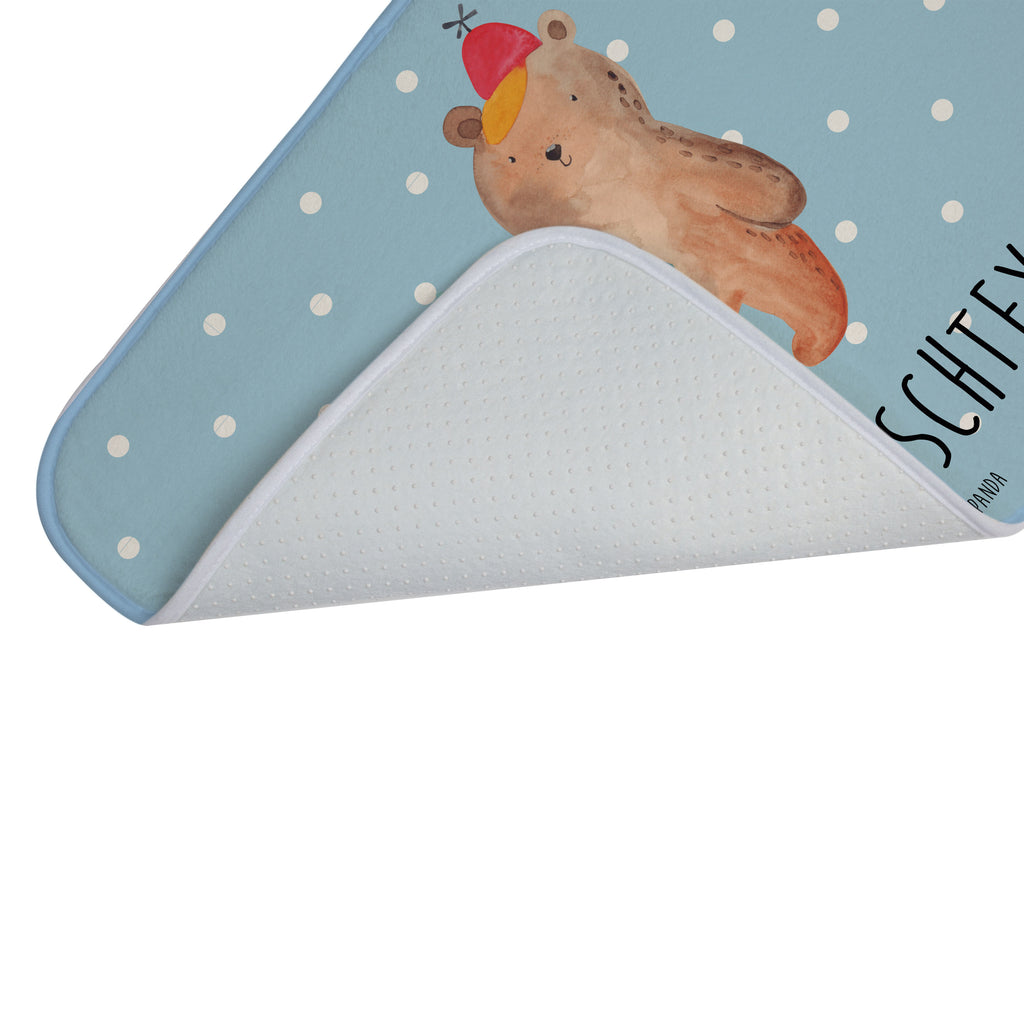 Personalisierter Badvorleger Bär mit Schultüte Personalisierte Badematte, Personalisierter Badteppich, Personalisierter Duschvorleger, Personalisierter Badezimmerteppich, Personalisierter Badezimmermatte, Personalisierter Badvorleger, Personalisierter Duschmatte, Personalisierter Duschteppich, Badematte mit Namen, Badteppich mit Namen, Duschvorleger mit Namen, Badezimmerteppich mit Namen, Badezimmermatte mit Namen, Badvorleger mit Namen, Duschmatte mit Namen, Duschteppich mit Namen, Wunschtext, Badvorleger selbst bedrucken, Wunschname, Personalisieren, Bär, Teddy, Teddybär, Bär Motiv, Schultüte, Erster Schultag Geschenk, Einschulung Geschenk, Schule Geschenk, Grundschule, Schulanfang, Schulbeginn
