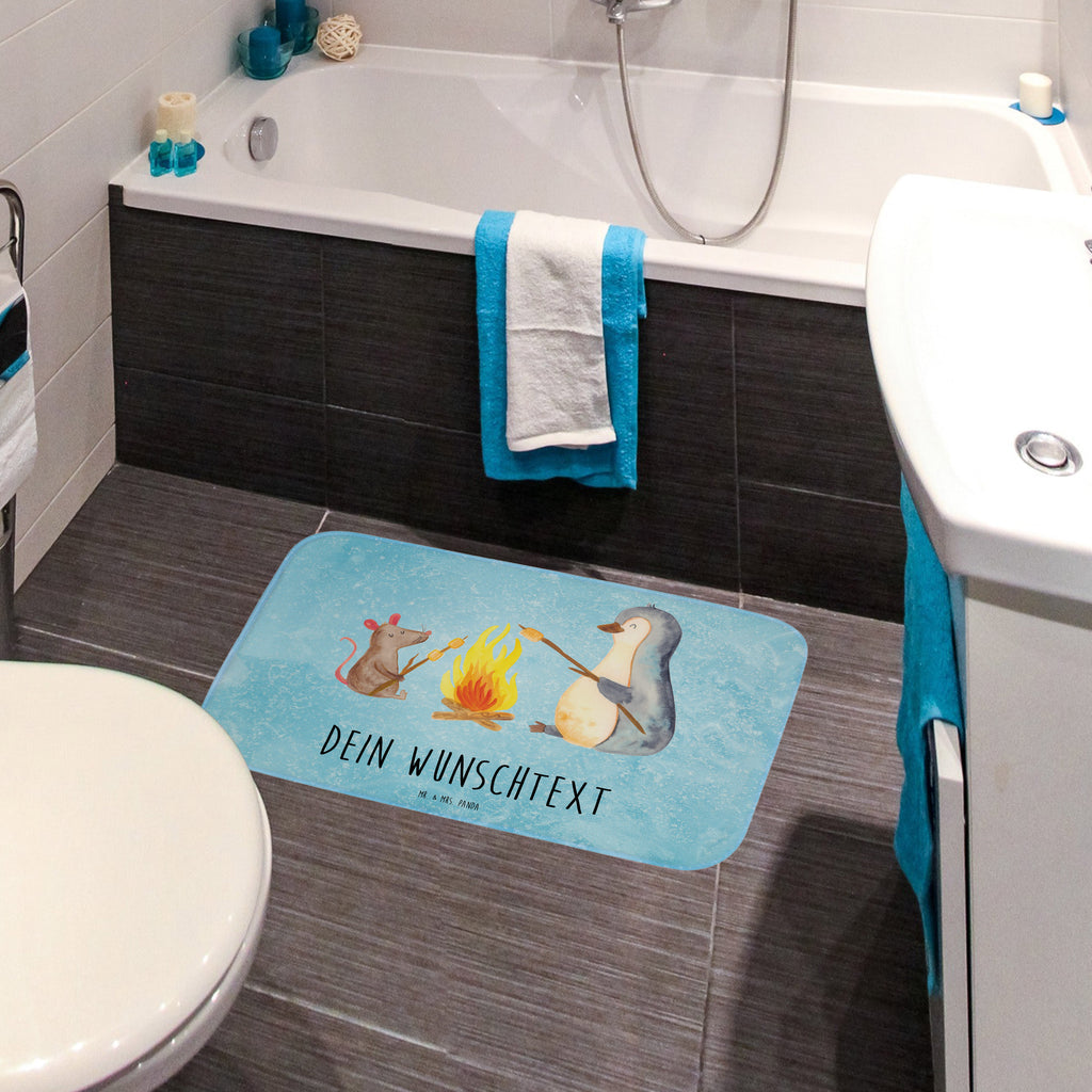 Personalisierter Badvorleger Pinguin Lagerfeuer Personalisierte Badematte, Personalisierter Badteppich, Personalisierter Duschvorleger, Personalisierter Badezimmerteppich, Personalisierter Badezimmermatte, Personalisierter Badvorleger, Personalisierter Duschmatte, Personalisierter Duschteppich, Badematte mit Namen, Badteppich mit Namen, Duschvorleger mit Namen, Badezimmerteppich mit Namen, Badezimmermatte mit Namen, Badvorleger mit Namen, Duschmatte mit Namen, Duschteppich mit Namen, Wunschtext, Badvorleger selbst bedrucken, Wunschname, Personalisieren, Pinguin, Maus, Pinguine, Lagerfeuer, Leben, Arbeit, Job, Motivation, Büro, Büroalltag, Lebensspruch, Lebensmotivation, Neustart, Liebe, grillen, Feuer, Marshmallows