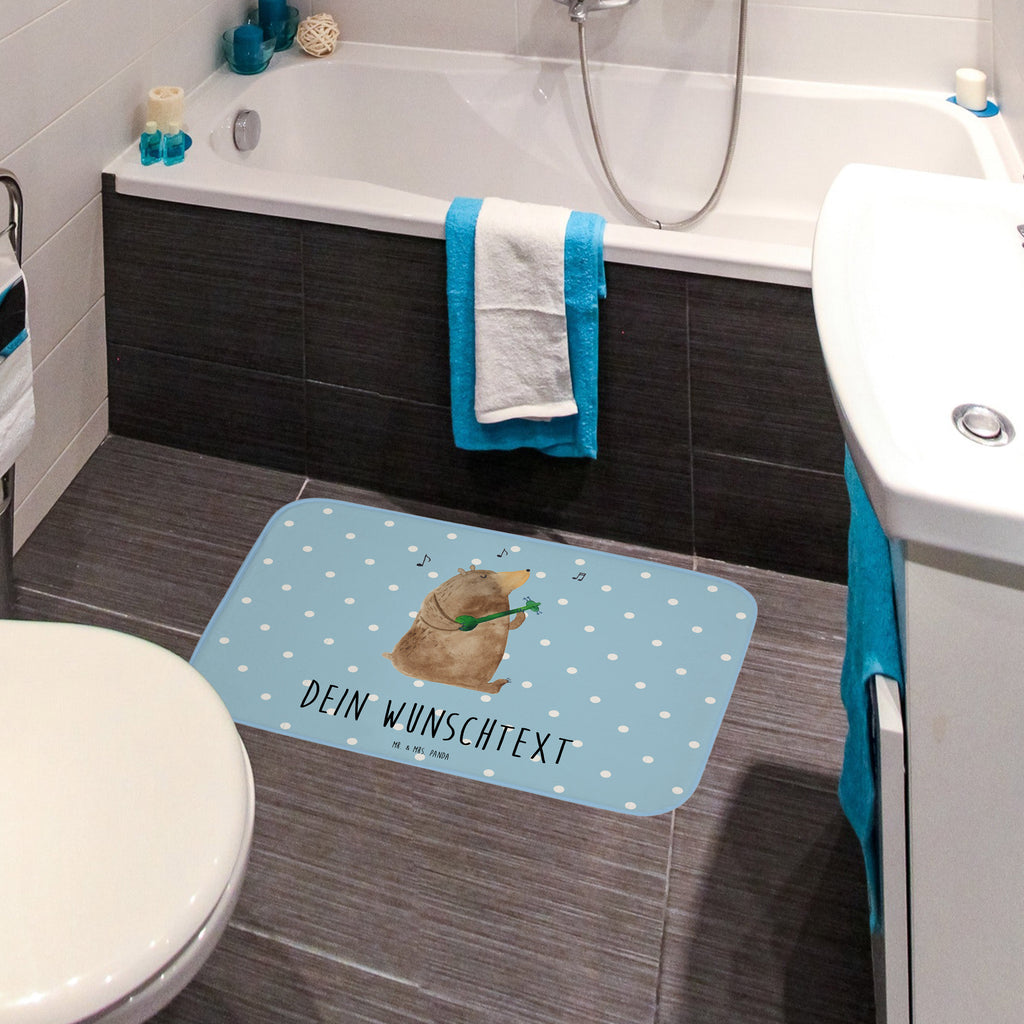 Personalisierter Badvorleger Bär Lied Personalisierte Badematte, Personalisierter Badteppich, Personalisierter Duschvorleger, Personalisierter Badezimmerteppich, Personalisierter Badezimmermatte, Personalisierter Badvorleger, Personalisierter Duschmatte, Personalisierter Duschteppich, Badematte mit Namen, Badteppich mit Namen, Duschvorleger mit Namen, Badezimmerteppich mit Namen, Badezimmermatte mit Namen, Badvorleger mit Namen, Duschmatte mit Namen, Duschteppich mit Namen, Wunschtext, Badvorleger selbst bedrucken, Wunschname, Personalisieren, Bär, Teddy, Teddybär, Bärchen, Bear, Liebeslied, Lied, Song, Valentinstag, Valentine, Geschenk, Partner, Liebe, Freundin, Frau, Herz, Spruch