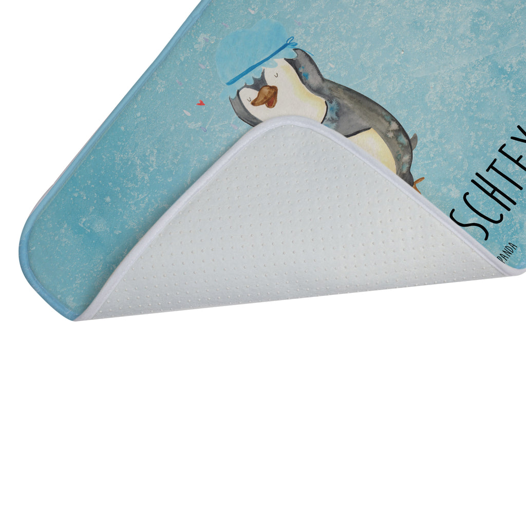 Personalisierter Badvorleger Pinguin duscht Personalisierte Badematte, Personalisierter Badteppich, Personalisierter Duschvorleger, Personalisierter Badezimmerteppich, Personalisierter Badezimmermatte, Personalisierter Badvorleger, Personalisierter Duschmatte, Personalisierter Duschteppich, Badematte mit Namen, Badteppich mit Namen, Duschvorleger mit Namen, Badezimmerteppich mit Namen, Badezimmermatte mit Namen, Badvorleger mit Namen, Duschmatte mit Namen, Duschteppich mit Namen, Wunschtext, Badvorleger selbst bedrucken, Wunschname, Personalisieren, Pinguin, Pinguine, Dusche, duschen, Lebensmotto, Motivation, Neustart, Neuanfang, glücklich sein