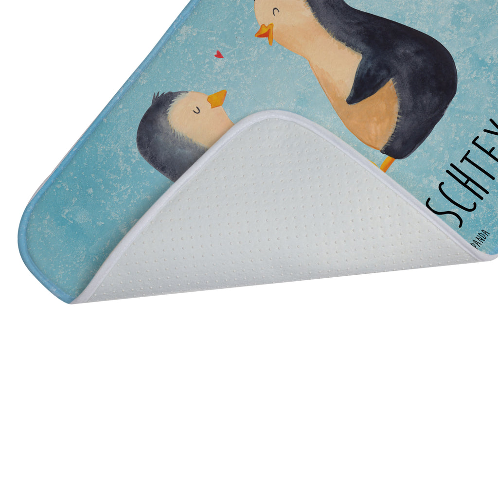 Personalisierter Badvorleger Pinguin Pärchen Personalisierte Badematte, Personalisierter Badteppich, Personalisierter Duschvorleger, Personalisierter Badezimmerteppich, Personalisierter Badezimmermatte, Personalisierter Badvorleger, Personalisierter Duschmatte, Personalisierter Duschteppich, Badematte mit Namen, Badteppich mit Namen, Duschvorleger mit Namen, Badezimmerteppich mit Namen, Badezimmermatte mit Namen, Badvorleger mit Namen, Duschmatte mit Namen, Duschteppich mit Namen, Wunschtext, Badvorleger selbst bedrucken, Wunschname, Personalisieren, Pinguin, Pinguine, Liebe, Liebespaar, Liebesbeweis, Liebesgeschenk, Verlobung, Jahrestag, Hochzeitstag, Hochzeit, Hochzeitsgeschenk, große Liebe, Traumpaar