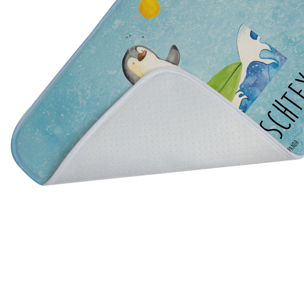Personalisierter Badvorleger Pinguin Surfer Personalisierte Badematte, Personalisierter Badteppich, Personalisierter Duschvorleger, Personalisierter Badezimmerteppich, Personalisierter Badezimmermatte, Personalisierter Badvorleger, Personalisierter Duschmatte, Personalisierter Duschteppich, Badematte mit Namen, Badteppich mit Namen, Duschvorleger mit Namen, Badezimmerteppich mit Namen, Badezimmermatte mit Namen, Badvorleger mit Namen, Duschmatte mit Namen, Duschteppich mit Namen, Wunschtext, Badvorleger selbst bedrucken, Wunschname, Personalisieren, Pinguin, Pinguine, surfen, Surfer, Hawaii, Urlaub, Wellen, Wellen reiten, Portugal