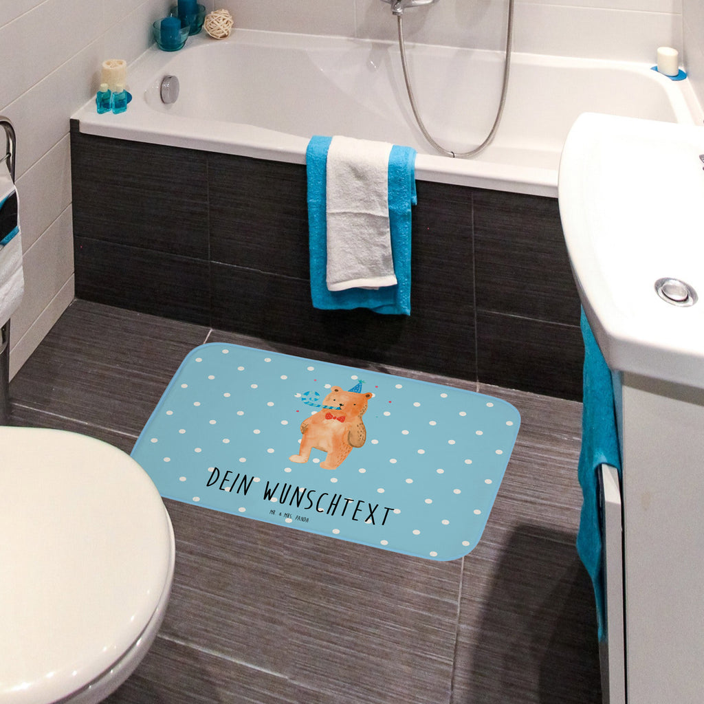 Personalisierter Badvorleger Birthday Bär Personalisierte Badematte, Personalisierter Badteppich, Personalisierter Duschvorleger, Personalisierter Badezimmerteppich, Personalisierter Badezimmermatte, Personalisierter Badvorleger, Personalisierter Duschmatte, Personalisierter Duschteppich, Badematte mit Namen, Badteppich mit Namen, Duschvorleger mit Namen, Badezimmerteppich mit Namen, Badezimmermatte mit Namen, Badvorleger mit Namen, Duschmatte mit Namen, Duschteppich mit Namen, Wunschtext, Badvorleger selbst bedrucken, Wunschname, Personalisieren, Bär, Teddy, Teddybär, Happy Birthday, Alles Gute, Glückwunsch, Geburtstag