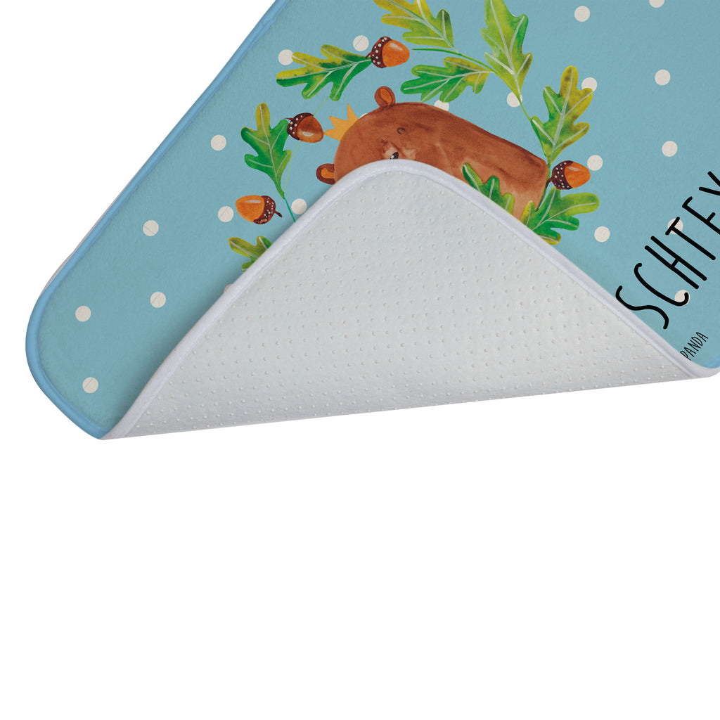 Personalisierter Badvorleger Bär König Personalisierte Badematte, Personalisierter Badteppich, Personalisierter Duschvorleger, Personalisierter Badezimmerteppich, Personalisierter Badezimmermatte, Personalisierter Badvorleger, Personalisierter Duschmatte, Personalisierter Duschteppich, Badematte mit Namen, Badteppich mit Namen, Duschvorleger mit Namen, Badezimmerteppich mit Namen, Badezimmermatte mit Namen, Badvorleger mit Namen, Duschmatte mit Namen, Duschteppich mit Namen, Wunschtext, Badvorleger selbst bedrucken, Wunschname, Personalisieren, Bär, Teddy, Teddybär, Papa, Papa Bär, bester Vater, bester Papa, weltbester Papa, Vatertag, Vater, Dad, Daddy, Papi