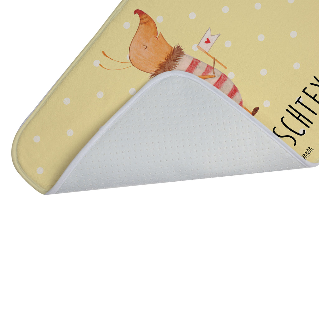 Personalisierter Badvorleger Nachtfalter mit Fähnchen Personalisierte Badematte, Personalisierter Badteppich, Personalisierter Duschvorleger, Personalisierter Badezimmerteppich, Personalisierter Badezimmermatte, Personalisierter Badvorleger, Personalisierter Duschmatte, Personalisierter Duschteppich, Badematte mit Namen, Badteppich mit Namen, Duschvorleger mit Namen, Badezimmerteppich mit Namen, Badezimmermatte mit Namen, Badvorleger mit Namen, Duschmatte mit Namen, Duschteppich mit Namen, Wunschtext, Badvorleger selbst bedrucken, Wunschname, Personalisieren, Tiermotive, Gute Laune, lustige Sprüche, Tiere, Nachtfalter, Käfer, Spruch lustig, Spruch witzig, süß, niedlich, Küche Deko, Was kostet die Welt