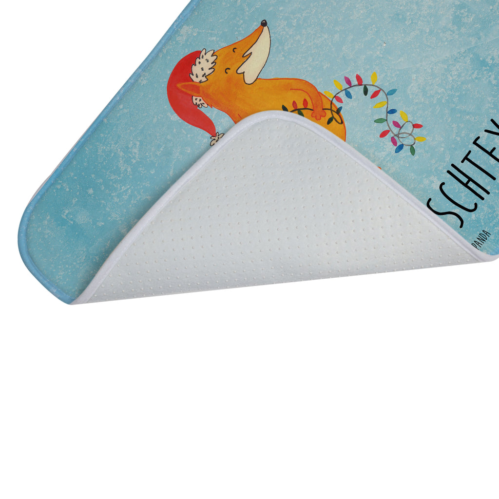 Personalisierter Badvorleger Fuchs Weihnachten Personalisierte Badematte, Personalisierter Badteppich, Personalisierter Duschvorleger, Personalisierter Badezimmerteppich, Personalisierter Badezimmermatte, Personalisierter Badvorleger, Personalisierter Duschmatte, Personalisierter Duschteppich, Badematte mit Namen, Badteppich mit Namen, Duschvorleger mit Namen, Badezimmerteppich mit Namen, Badezimmermatte mit Namen, Badvorleger mit Namen, Duschmatte mit Namen, Duschteppich mit Namen, Wunschtext, Badvorleger selbst bedrucken, Wunschname, Personalisieren, Winter, Weihnachten, Weihnachtsdeko, Nikolaus, Advent, Heiligabend, Wintermotiv, Fuchs, Füchse, Spruch schön, Geschenk Weihnachten, Weihnachtsmann, Weihnachtszeit