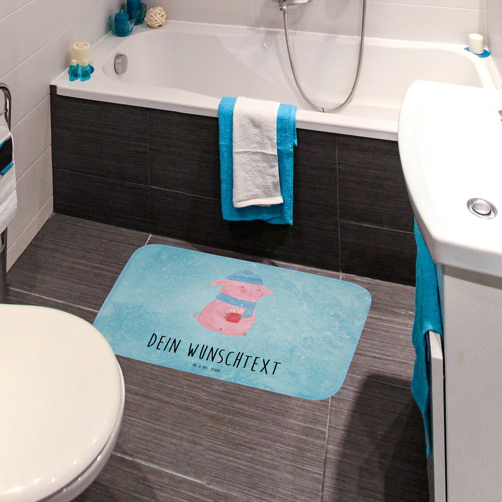 Personalisierter Badvorleger Lallelndes Glühschwein Personalisierte Badematte, Personalisierter Badteppich, Personalisierter Duschvorleger, Personalisierter Badezimmerteppich, Personalisierter Badezimmermatte, Personalisierter Badvorleger, Personalisierter Duschmatte, Personalisierter Duschteppich, Badematte mit Namen, Badteppich mit Namen, Duschvorleger mit Namen, Badezimmerteppich mit Namen, Badezimmermatte mit Namen, Badvorleger mit Namen, Duschmatte mit Namen, Duschteppich mit Namen, Wunschtext, Badvorleger selbst bedrucken, Wunschname, Personalisieren, Winter, Weihnachten, Weihnachtsdeko, Nikolaus, Advent, Heiligabend, Wintermotiv, Glühwein, Betrunken, Weihnachtsmarkt, Spruch
