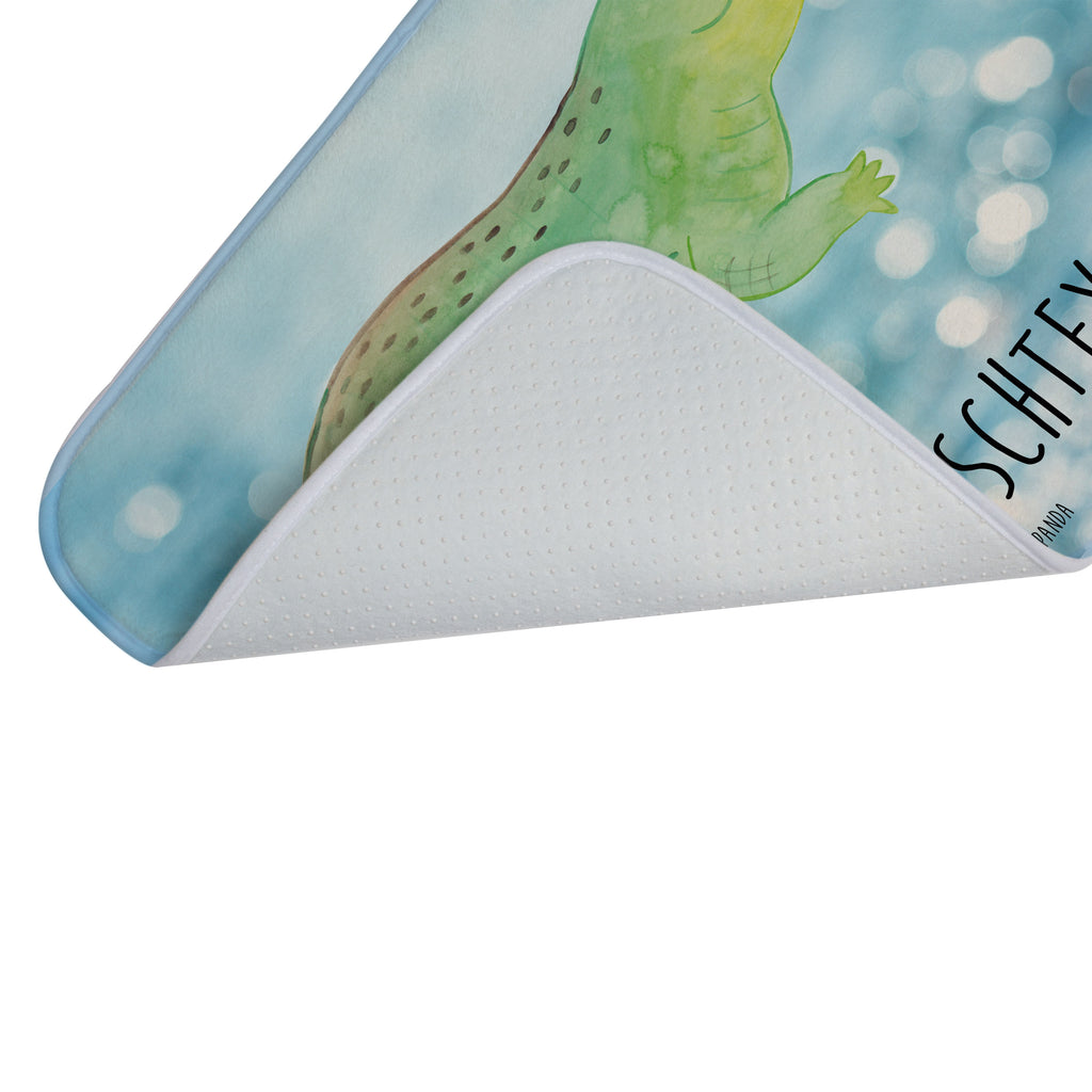 Personalisierter Badvorleger Krokodil Personalisierte Badematte, Personalisierter Badteppich, Personalisierter Duschvorleger, Personalisierter Badezimmerteppich, Personalisierter Badezimmermatte, Personalisierter Badvorleger, Personalisierter Duschmatte, Personalisierter Duschteppich, Badematte mit Namen, Badteppich mit Namen, Duschvorleger mit Namen, Badezimmerteppich mit Namen, Badezimmermatte mit Namen, Badvorleger mit Namen, Duschmatte mit Namen, Duschteppich mit Namen, Wunschtext, Badvorleger selbst bedrucken, Wunschname, Personalisieren, Meerestiere, Meer, Urlaub, Krokodil, Krokodile, verrückt sein, spontan sein, Abenteuerlust, Reiselust, Freundin, beste Freundin, Lieblingsmensch