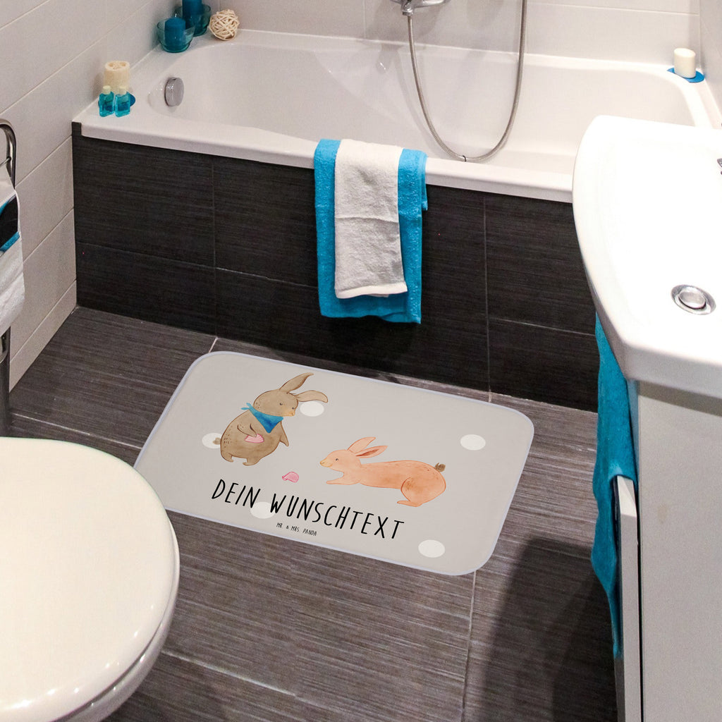 Personalisierter Badvorleger Hasen Muschel Personalisierte Badematte, Personalisierter Badteppich, Personalisierter Duschvorleger, Personalisierter Badezimmerteppich, Personalisierter Badezimmermatte, Personalisierter Badvorleger, Personalisierter Duschmatte, Personalisierter Duschteppich, Badematte mit Namen, Badteppich mit Namen, Duschvorleger mit Namen, Badezimmerteppich mit Namen, Badezimmermatte mit Namen, Badvorleger mit Namen, Duschmatte mit Namen, Duschteppich mit Namen, Wunschtext, Badvorleger selbst bedrucken, Wunschname, Personalisieren, Familie, Vatertag, Muttertag, Bruder, Schwester, Mama, Papa, Oma, Opa, Hasen, beste Freundin, Freundin, Freundinnen, best friends, BFF, Muscheln sammeln, Muscheln, Meer