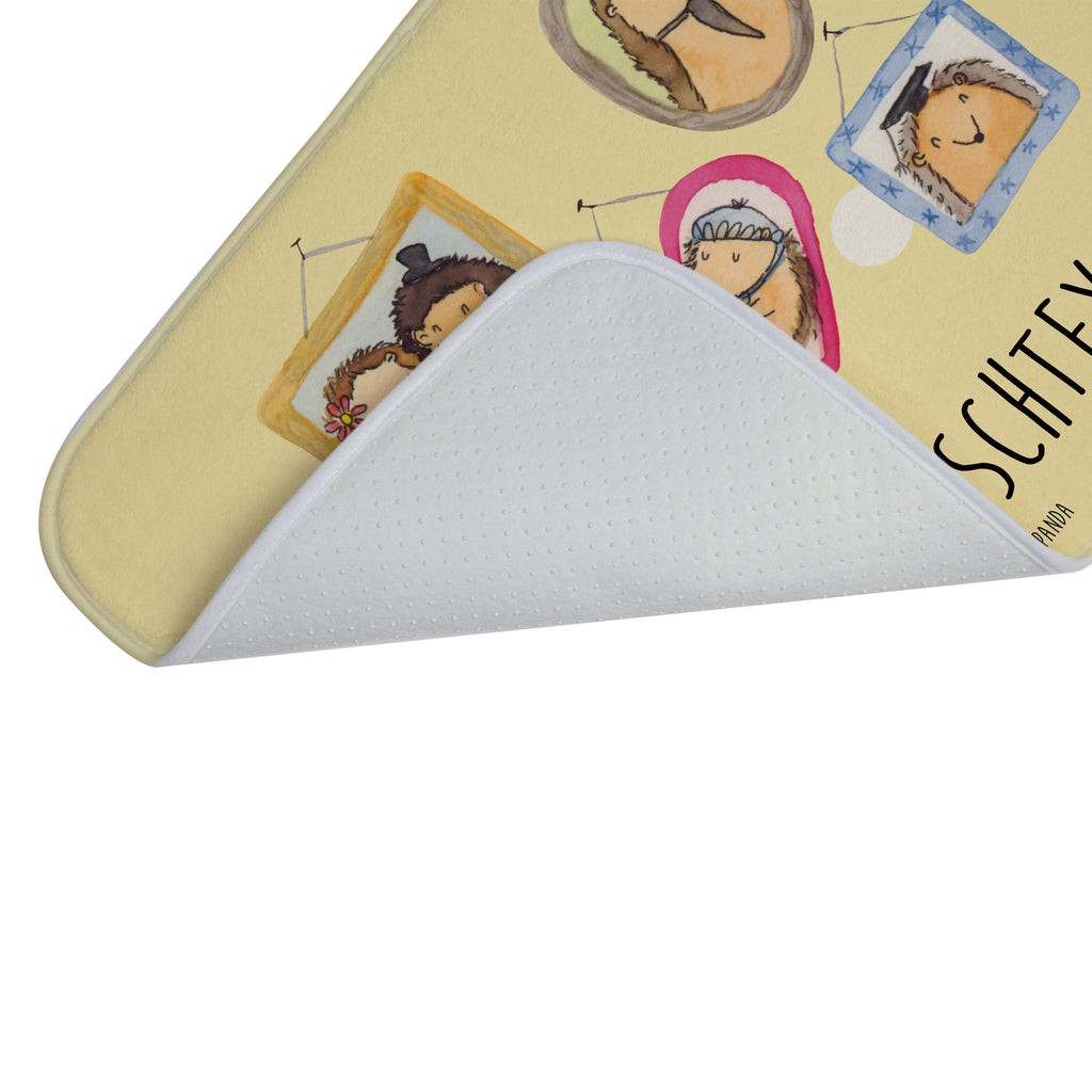 Personalisierter Badvorleger Igel Familie Personalisierte Badematte, Personalisierter Badteppich, Personalisierter Duschvorleger, Personalisierter Badezimmerteppich, Personalisierter Badezimmermatte, Personalisierter Badvorleger, Personalisierter Duschmatte, Personalisierter Duschteppich, Badematte mit Namen, Badteppich mit Namen, Duschvorleger mit Namen, Badezimmerteppich mit Namen, Badezimmermatte mit Namen, Badvorleger mit Namen, Duschmatte mit Namen, Duschteppich mit Namen, Wunschtext, Badvorleger selbst bedrucken, Wunschname, Personalisieren, Familie, Vatertag, Muttertag, Bruder, Schwester, Mama, Papa, Oma, Opa, Liebe, Igel, Bilder, Zusammenhalt, Glück