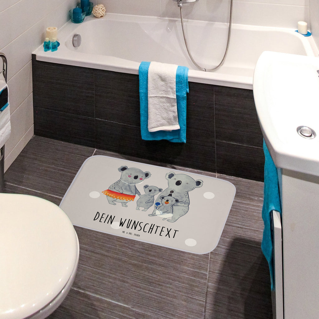 Personalisierter Badvorleger Koala Familie Personalisierte Badematte, Personalisierter Badteppich, Personalisierter Duschvorleger, Personalisierter Badezimmerteppich, Personalisierter Badezimmermatte, Personalisierter Badvorleger, Personalisierter Duschmatte, Personalisierter Duschteppich, Badematte mit Namen, Badteppich mit Namen, Duschvorleger mit Namen, Badezimmerteppich mit Namen, Badezimmermatte mit Namen, Badvorleger mit Namen, Duschmatte mit Namen, Duschteppich mit Namen, Wunschtext, Badvorleger selbst bedrucken, Wunschname, Personalisieren, Familie, Vatertag, Muttertag, Bruder, Schwester, Mama, Papa, Oma, Opa, Koala, Koalas, Family, Kinder, Geschwister, Familienleben