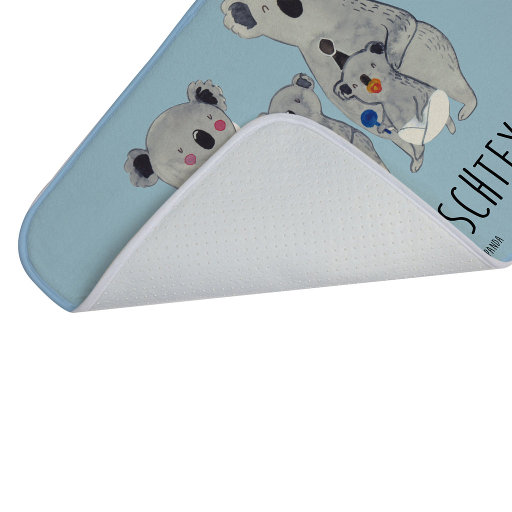 Personalisierter Badvorleger Koala Familie Personalisierte Badematte, Personalisierter Badteppich, Personalisierter Duschvorleger, Personalisierter Badezimmerteppich, Personalisierter Badezimmermatte, Personalisierter Badvorleger, Personalisierter Duschmatte, Personalisierter Duschteppich, Badematte mit Namen, Badteppich mit Namen, Duschvorleger mit Namen, Badezimmerteppich mit Namen, Badezimmermatte mit Namen, Badvorleger mit Namen, Duschmatte mit Namen, Duschteppich mit Namen, Wunschtext, Badvorleger selbst bedrucken, Wunschname, Personalisieren, Familie, Vatertag, Muttertag, Bruder, Schwester, Mama, Papa, Oma, Opa, Koala, Koalas, Family, Kinder, Geschwister, Familienleben