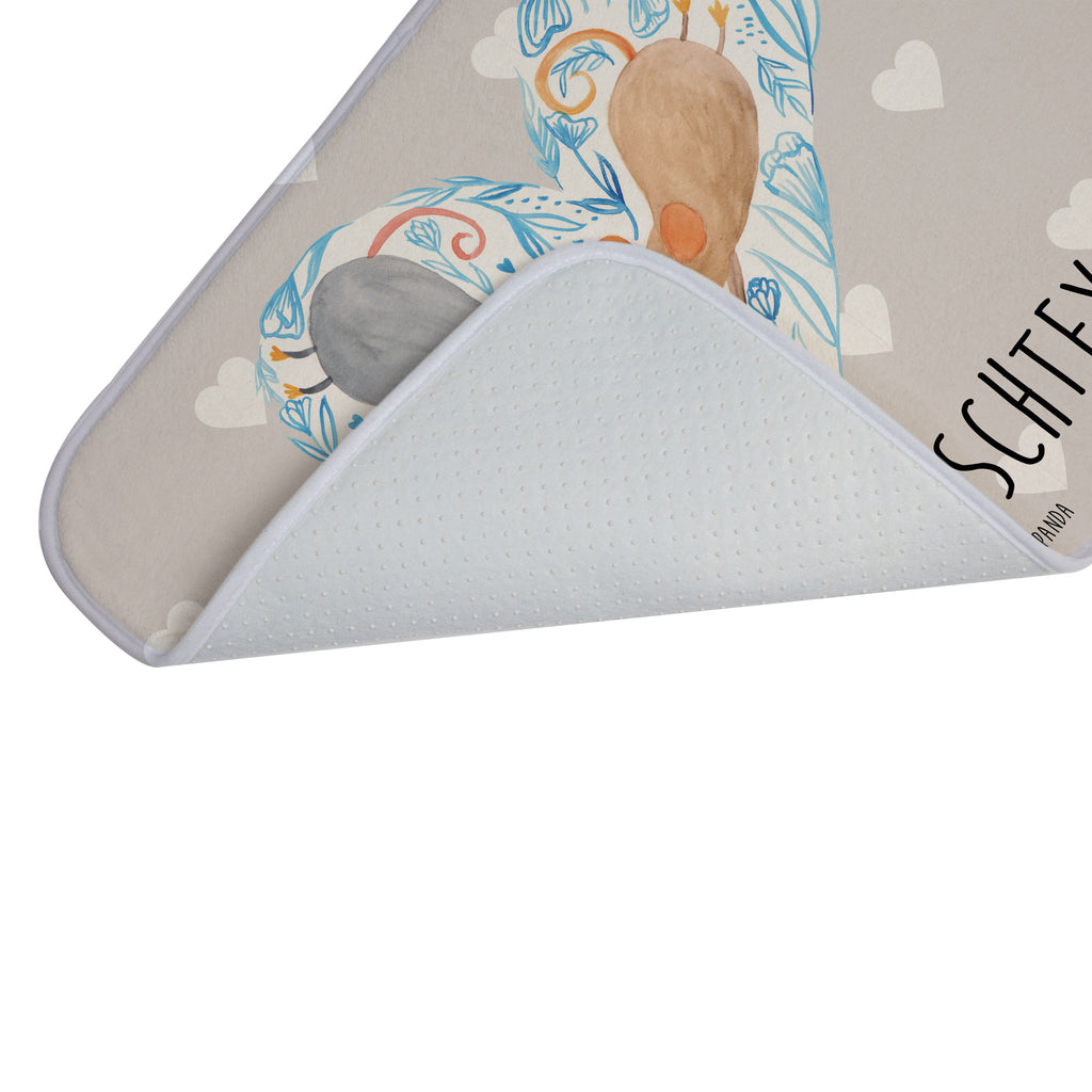 Personalisierter Badvorleger Mäuse Herz Personalisierte Badematte, Personalisierter Badteppich, Personalisierter Duschvorleger, Personalisierter Badezimmerteppich, Personalisierter Badezimmermatte, Personalisierter Badvorleger, Personalisierter Duschmatte, Personalisierter Duschteppich, Badematte mit Namen, Badteppich mit Namen, Duschvorleger mit Namen, Badezimmerteppich mit Namen, Badezimmermatte mit Namen, Badvorleger mit Namen, Duschmatte mit Namen, Duschteppich mit Namen, Wunschtext, Badvorleger selbst bedrucken, Wunschname, Personalisieren, Liebe, Partner, Freund, Freundin, Ehemann, Ehefrau, Heiraten, Verlobung, Heiratsantrag, Liebesgeschenk, Jahrestag, Hocheitstag, Maus, Mäuse, Liebesbotschaft, Liebesbeweis, Hochzeit, Lieblingsmensch, Gemeinsamkeit, Love, Geschenk für zwei