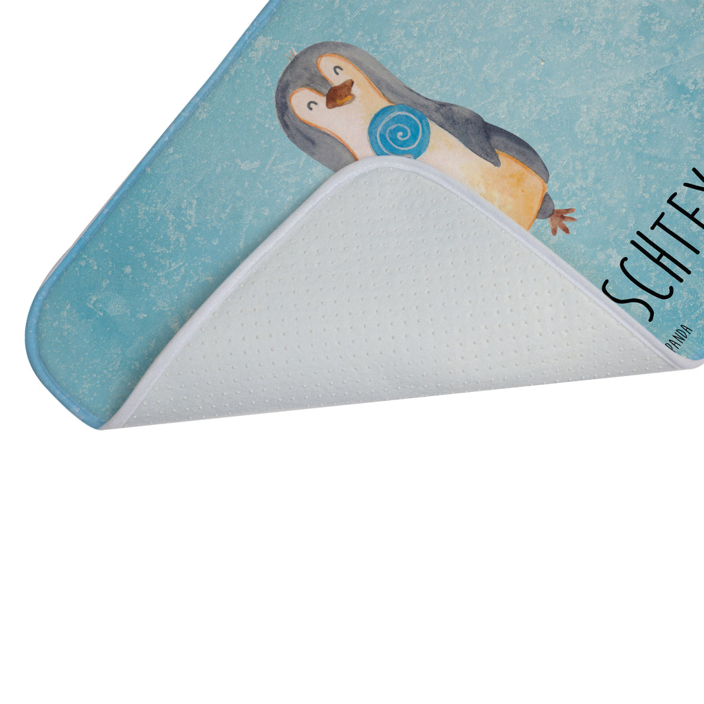 Personalisierter Badvorleger Pinguin Lolli Personalisierte Badematte, Personalisierter Badteppich, Personalisierter Duschvorleger, Personalisierter Badezimmerteppich, Personalisierter Badezimmermatte, Personalisierter Badvorleger, Personalisierter Duschmatte, Personalisierter Duschteppich, Badematte mit Namen, Badteppich mit Namen, Duschvorleger mit Namen, Badezimmerteppich mit Namen, Badezimmermatte mit Namen, Badvorleger mit Namen, Duschmatte mit Namen, Duschteppich mit Namen, Wunschtext, Badvorleger selbst bedrucken, Wunschname, Personalisieren, Pinguin, Pinguine, Lolli, Süßigkeiten, Blödsinn, Spruch, Rebell, Gauner, Ganove, Rabauke