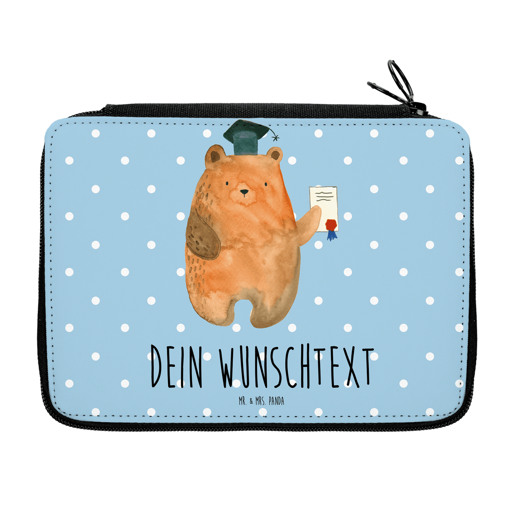 Personalisierte Federmappe Prüfungsbär Personalisierte Federmappe, Personalisierte Stiftetasche, PersonalisierteS Stifte Etui, Schule, Einschulung, Geschenk, Kind, Schüler, Schülerin, Personalisierte Stifterolle, PersonalisierteS Federmäppchen, Motiv, Grundschule, Federmäppchen bedruckt, Büro Stifte Etui, Bestückte Federmappe, Kinder Federmappe, Federmappe Einschulung, Federmappe mit Namen, Stiftemappe mit Namen, Stifterolle mit Namen, Federmäppchen mit Namen, Bär, Teddy, Teddybär, Abitur, Prüfungen, Prüfung bestanden, Abschluss, Zeugnis, Abschlusszeugnis