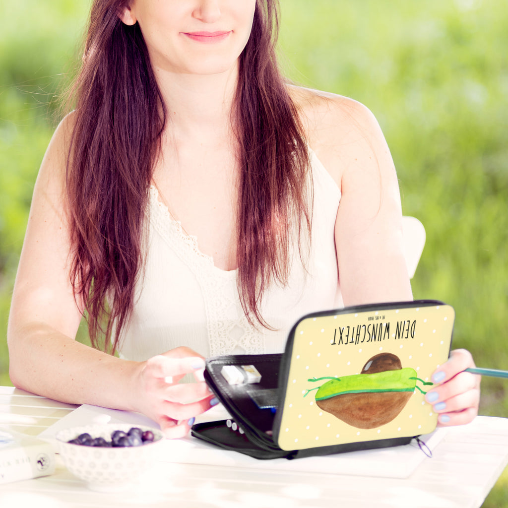 Personalisierte Federmappe Avocado Yoga Personalisierte Federmappe, Personalisierte Stiftetasche, PersonalisierteS Stifte Etui, Schule, Einschulung, Geschenk, Kind, Schüler, Schülerin, Personalisierte Stifterolle, PersonalisierteS Federmäppchen, Motiv, Grundschule, Federmäppchen bedruckt, Büro Stifte Etui, Bestückte Federmappe, Kinder Federmappe, Federmappe Einschulung, Federmappe mit Namen, Stiftemappe mit Namen, Stifterolle mit Namen, Federmäppchen mit Namen, Avocado, Veggie, Vegan, Gesund, Avocado Yoga Vegan