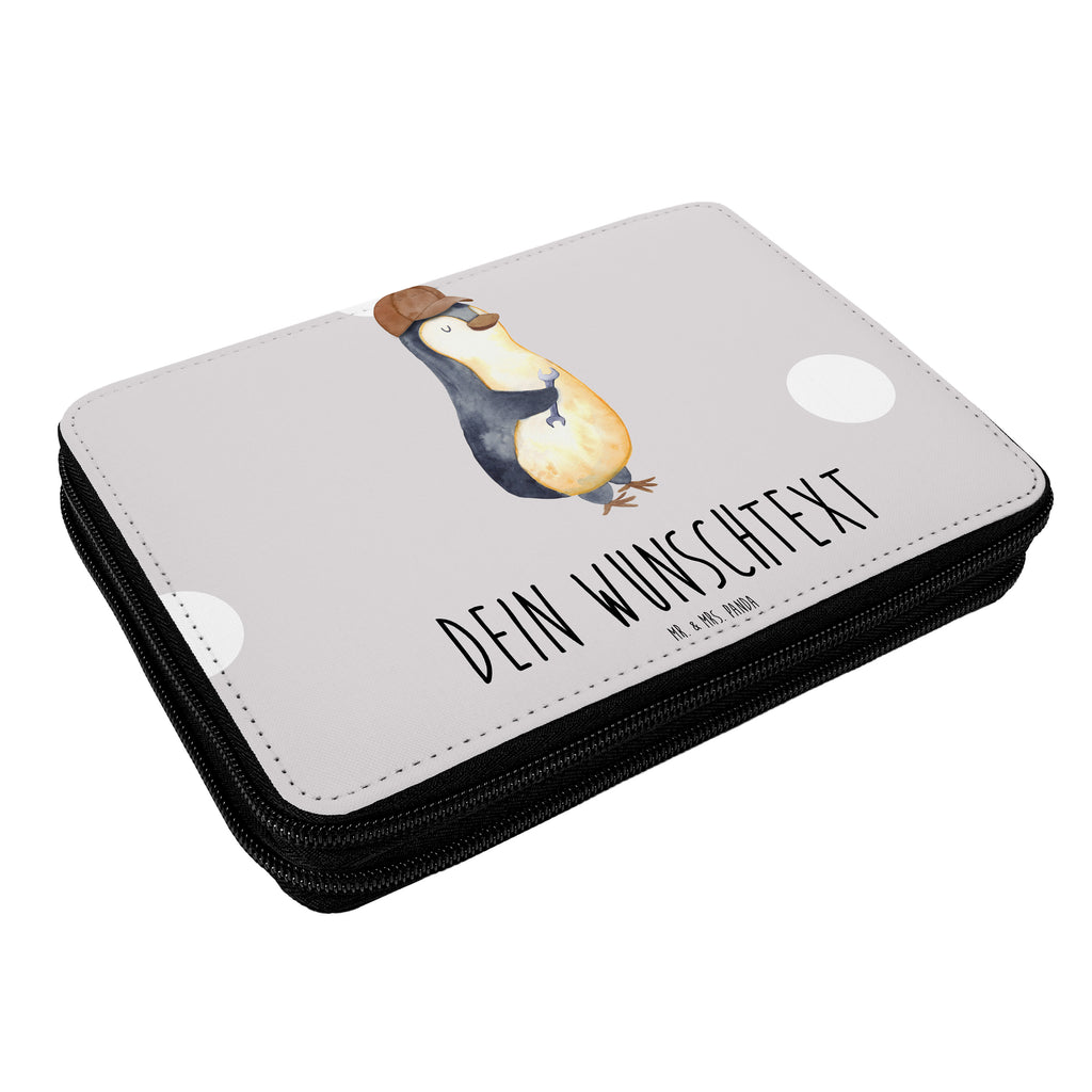 Personalisierte Federmappe Wenn Papa es nicht reparieren kann, sind wir am Arsch Personalisierte Federmappe, Personalisierte Stiftetasche, PersonalisierteS Stifte Etui, Schule, Einschulung, Geschenk, Kind, Schüler, Schülerin, Personalisierte Stifterolle, PersonalisierteS Federmäppchen, Motiv, Grundschule, Federmäppchen bedruckt, Büro Stifte Etui, Bestückte Federmappe, Kinder Federmappe, Federmappe Einschulung, Federmappe mit Namen, Stiftemappe mit Namen, Stifterolle mit Namen, Federmäppchen mit Namen, Familie, Vatertag, Muttertag, Bruder, Schwester, Mama, Papa, Oma, Opa, Vater, Geschenk Papa, Bester Papa der Welt