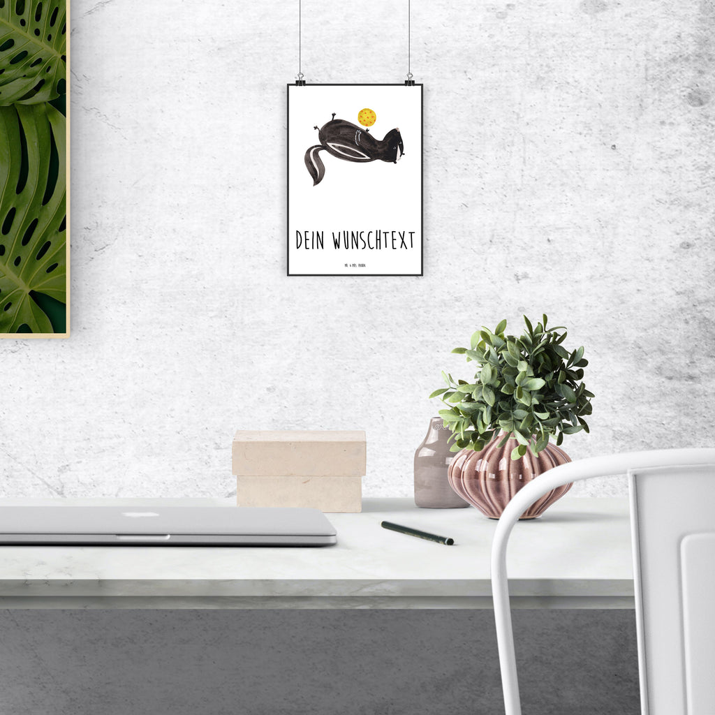 Personalisiertes Poster Stinktier Ball Personalisiertes Poster, Personalisiertes Wandposter, Personalisiertes Bild, Personalisierte Wanddeko, Personalisiertes Küchenposter, Personalisiertes Kinderposter, Personalisierte Wanddeko Bild, Personalisierte Raumdekoration, Personalisierte Wanddekoration, Personalisiertes Handgemaltes Poster, Personalisiertes Designposter, Personalisierter Kunstdruck, Personalisierter Posterdruck, Poster mit Namen, Wandposter mit Namen, Bild mit Namen, Wanddeko mit Namen, Küchenposter mit Namen, Kinderposter mit Namen, Wanddeko Bild mit Namen, Raumdekoration mit Namen, Wanddekoration mit Namen, Kunstdruck mit Namen, Posterdruck mit Namen, Wunschtext Poster, Poster selbst gestalten., Stinktier, Skunk, Wildtier, Raubtier, Stinker, Stinki, verspielt, Weisheit