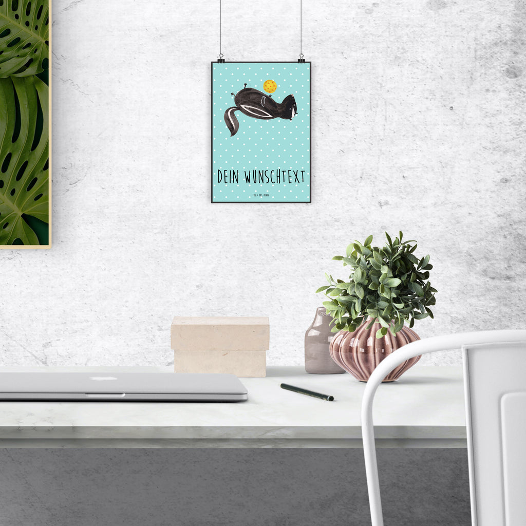 Personalisiertes Poster Stinktier Ball Personalisiertes Poster, Personalisiertes Wandposter, Personalisiertes Bild, Personalisierte Wanddeko, Personalisiertes Küchenposter, Personalisiertes Kinderposter, Personalisierte Wanddeko Bild, Personalisierte Raumdekoration, Personalisierte Wanddekoration, Personalisiertes Handgemaltes Poster, Personalisiertes Designposter, Personalisierter Kunstdruck, Personalisierter Posterdruck, Poster mit Namen, Wandposter mit Namen, Bild mit Namen, Wanddeko mit Namen, Küchenposter mit Namen, Kinderposter mit Namen, Wanddeko Bild mit Namen, Raumdekoration mit Namen, Wanddekoration mit Namen, Kunstdruck mit Namen, Posterdruck mit Namen, Wunschtext Poster, Poster selbst gestalten., Stinktier, Skunk, Wildtier, Raubtier, Stinker, Stinki, verspielt, Weisheit