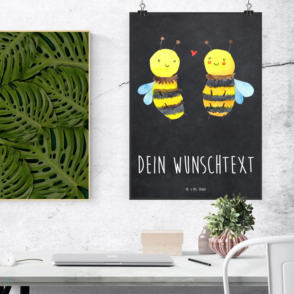 Personalisiertes Poster Biene Verliebt Personalisiertes Poster, Personalisiertes Wandposter, Personalisiertes Bild, Personalisierte Wanddeko, Personalisiertes Küchenposter, Personalisiertes Kinderposter, Personalisierte Wanddeko Bild, Personalisierte Raumdekoration, Personalisierte Wanddekoration, Personalisiertes Handgemaltes Poster, Personalisiertes Designposter, Personalisierter Kunstdruck, Personalisierter Posterdruck, Poster mit Namen, Wandposter mit Namen, Bild mit Namen, Wanddeko mit Namen, Küchenposter mit Namen, Kinderposter mit Namen, Wanddeko Bild mit Namen, Raumdekoration mit Namen, Wanddekoration mit Namen, Kunstdruck mit Namen, Posterdruck mit Namen, Wunschtext Poster, Poster selbst gestalten., Biene, Wespe, Hummel