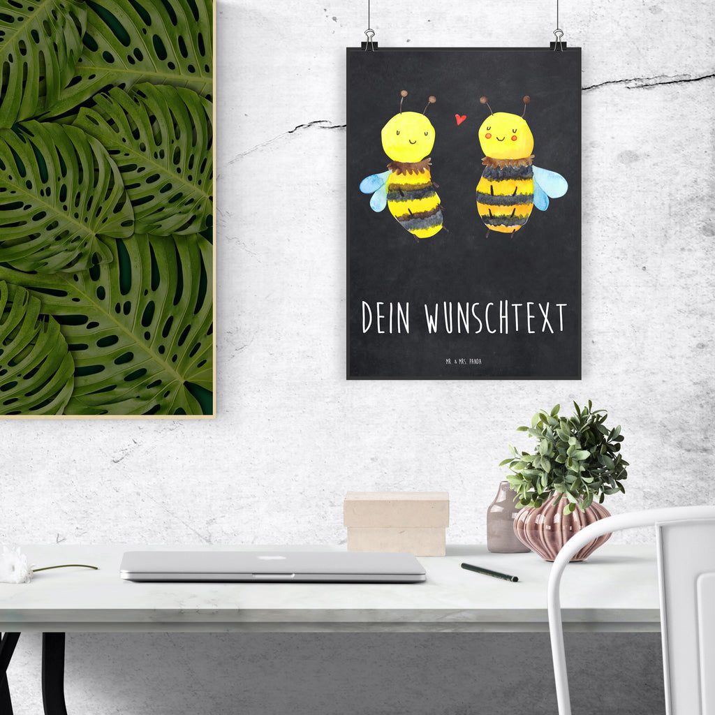 Personalisiertes Poster Biene Verliebt Personalisiertes Poster, Personalisiertes Wandposter, Personalisiertes Bild, Personalisierte Wanddeko, Personalisiertes Küchenposter, Personalisiertes Kinderposter, Personalisierte Wanddeko Bild, Personalisierte Raumdekoration, Personalisierte Wanddekoration, Personalisiertes Handgemaltes Poster, Personalisiertes Designposter, Personalisierter Kunstdruck, Personalisierter Posterdruck, Poster mit Namen, Wandposter mit Namen, Bild mit Namen, Wanddeko mit Namen, Küchenposter mit Namen, Kinderposter mit Namen, Wanddeko Bild mit Namen, Raumdekoration mit Namen, Wanddekoration mit Namen, Kunstdruck mit Namen, Posterdruck mit Namen, Wunschtext Poster, Poster selbst gestalten., Biene, Wespe, Hummel