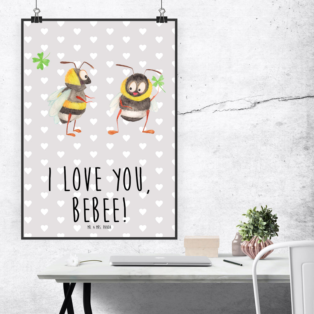 Poster Bienen Paar Valentinstag, Geschenk für Frauen, Liebesgeschenk, Jahrestag, Hochzeitstag, Mitbringsel, Geschenk für Freundin, Geschenk für Partner, Freund, Liebesbeweis, für Männer, für Ehemann, Schildkröten, verliebte Schildkröten Poster, Wandposter, Bild, Wanddeko, Küchenposter, Kinderposter, Wanddeko Bild, Raumdekoration, Wanddekoration, Handgemaltes Poster, Mr. & Mrs. Panda Poster, Designposter, Kunstdruck, Posterdruck  Liebe,  Partner, Freund, Freundin, Ehemann, Ehefrau, Heiraten, Verlobung, Heiratsantrag, Liebesgeschenk, Jahrestag, Hocheitstag