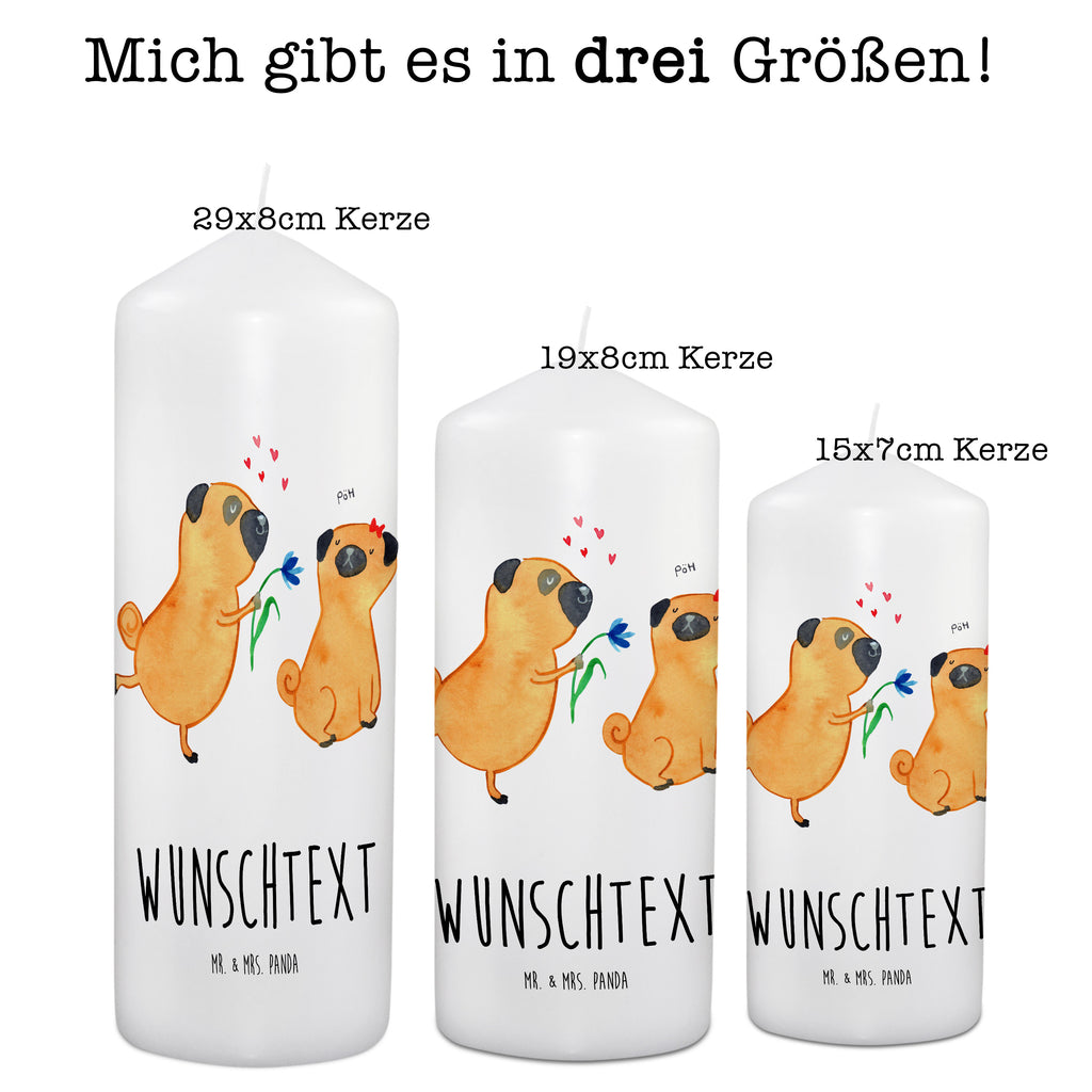 Personalisierte Kerze Mops verliebt Kerze, Taufkerze, Kommunionskerze, Geburtstagskerze, Geschenk Kerze, Taufgeschenk Kerze, Kerze mit Druck, Besondere Kerze, Geschenkidee Kerze, Kerze für Kommunion, Hund, Hundemotiv, Haustier, Hunderasse, Tierliebhaber, Hundebesitzer, Sprüche, Mops, Möpse, Hundeliebe, verliebt, Liebe, Liebesspruch. Verlobt, Geschenk Freund, Partner