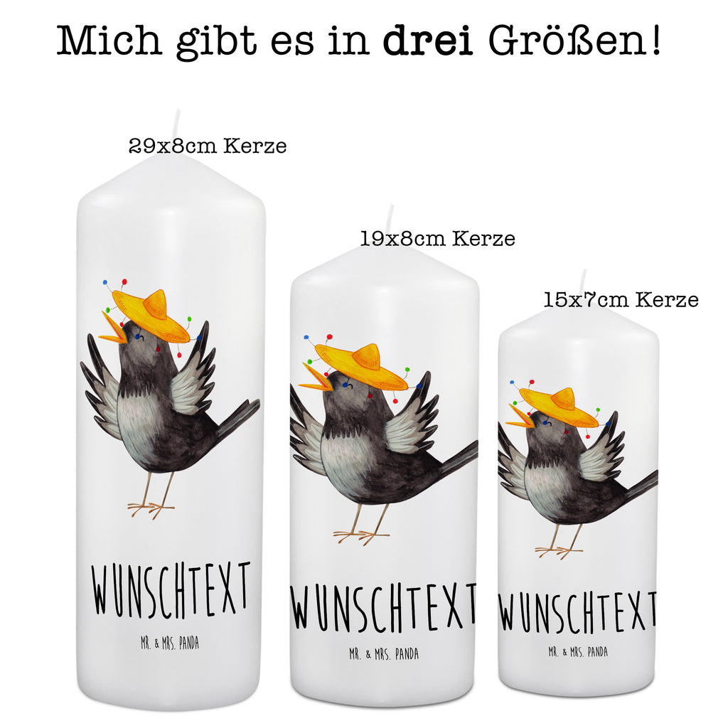 Personalisierte Kerze Rabe mit Sombrero Kerze, Taufkerze, Kommunionskerze, Geburtstagskerze, Geschenk Kerze, Taufgeschenk Kerze, Kerze mit Druck, Besondere Kerze, Geschenkidee Kerze, Kerze für Kommunion, süße Tiermotive, gute Laune, lustige Sprüche, Tiere, Rabe, Vogel, Vögel, Spruch positiv, fröhlich sein, glücklich sein, Glück Spruch, froh, Elster, Motivation