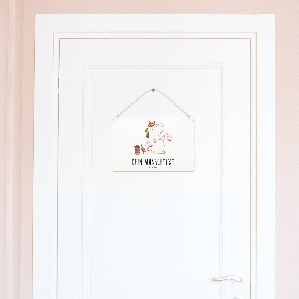 Personalisiertes Deko Schild Einhorn Näherin Dekoschild, Deko Schild, Schild, Tür Schild, Türschild, Holzschild, Wandschild, Wanddeko, Einhorn, Einhörner, Einhorn Deko, Pegasus, Unicorn, Näherin, nähen, Mädchen, Freundin, Häkeln, Stricken, basteln, Nähzimmer