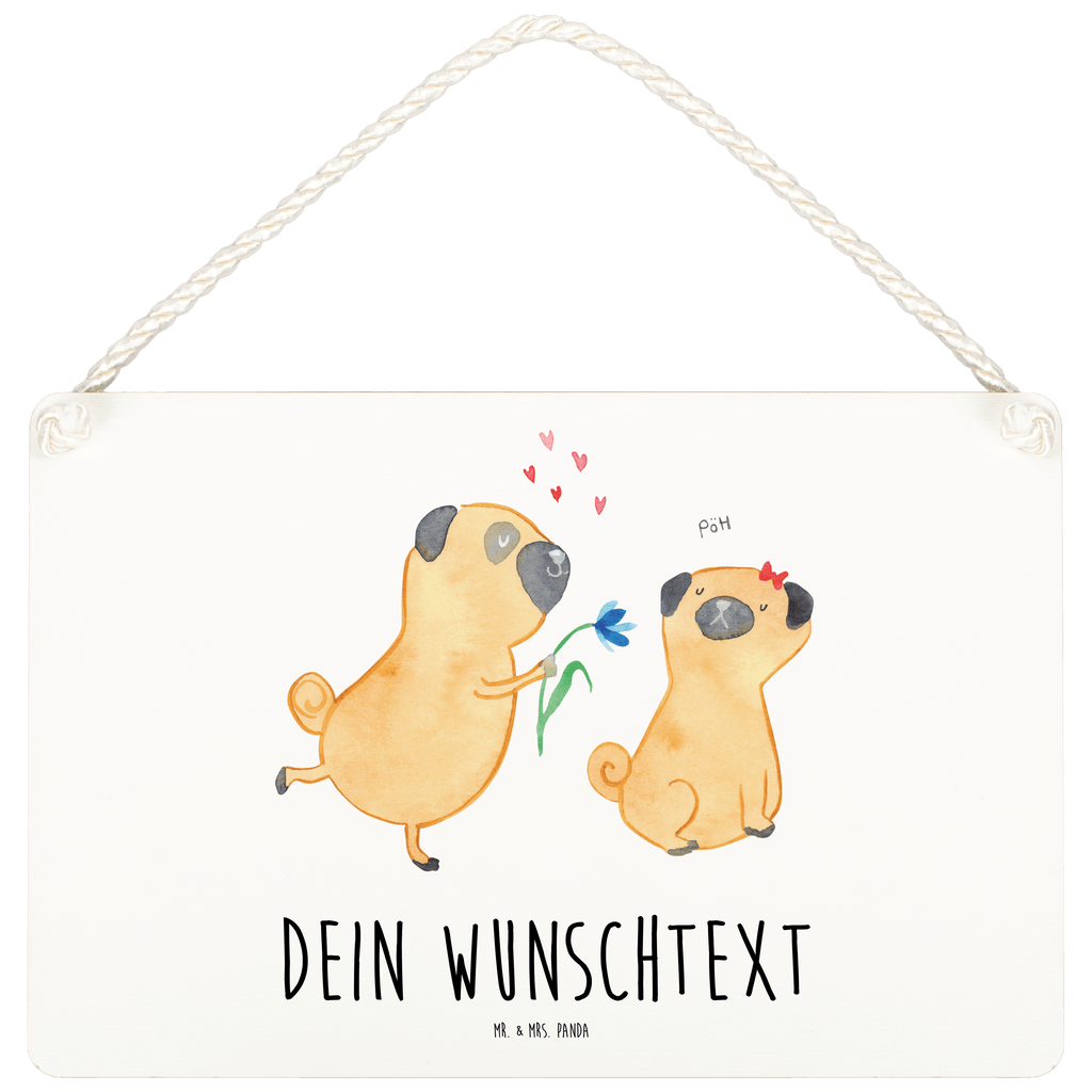Personalisiertes Deko Schild Mops verliebt Dekoschild, Deko Schild, Schild, Tür Schild, Türschild, Holzschild, Wandschild, Wanddeko, Hund, Hundemotiv, Haustier, Hunderasse, Tierliebhaber, Hundebesitzer, Sprüche, Mops, Möpse, Hundeliebe, verliebt, Liebe, Liebesspruch. Verlobt, Geschenk Freund, Partner