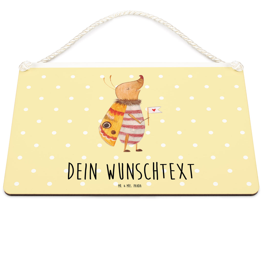 Personalisiertes Deko Schild Nachtfalter mit Fähnchen Dekoschild, Deko Schild, Schild, Tür Schild, Türschild, Holzschild, Wandschild, Wanddeko, süße Tiermotive, gute Laune, lustige Sprüche, Tiere, Nachtfalter, Käfer, Spruch lustig, Spruch witzig, süß, niedlich, Küche Deko, Was kostet die Welt
