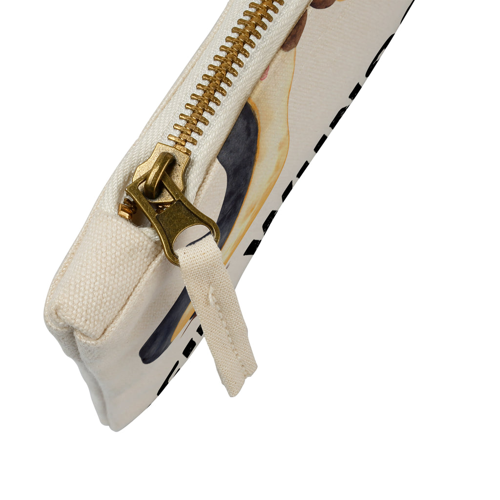 Personalisierte Schminktasche Pinguine Kuss Personalisierte Schminktasche, Personalisierte Kosmetiktasche, Personalisierter Kosmetikbeutel, Personalisiertes Stiftemäppchen, Personalisiertes Etui, Personalisierte Federmappe, Personalisierte Makeup Bag, Personalisiertes Schminketui, Personalisiertes Kosmetiketui, Personalisiertes Schlamperetui, Schminktasche mit Namen, Kosmetiktasche mit Namen, Kosmetikbeutel mit Namen, Stiftemäppchen mit Namen, Etui mit Namen, Federmappe mit Namen, Makeup Bg  mit Namen, Schminketui mit Namen, Kosmetiketui mit Namen, Schlamperetui mit Namen, Schminktasche personalisieren, Schminktasche bedrucken, Schminktasche selbst gestalten, Liebe, Partner, Freund, Freundin, Ehemann, Ehefrau, Heiraten, Verlobung, Heiratsantrag, Liebesgeschenk, Jahrestag, Hocheitstag, Valentinstag, Geschenk für Frauen, Hochzeitstag, Mitbringsel, Geschenk für Freundin, Geschenk für Partner, Liebesbeweis, für Männer, für Ehemann