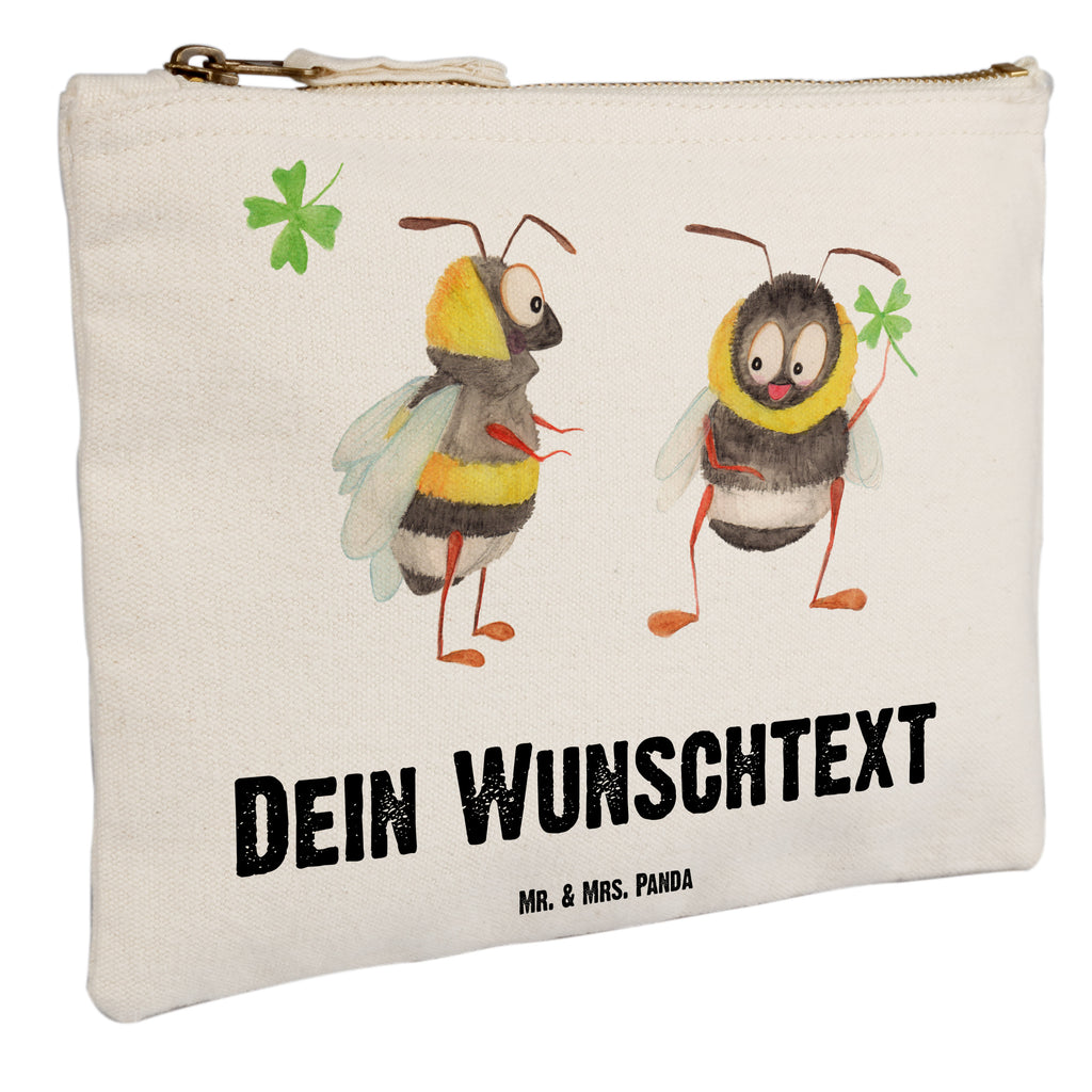 Personalisierte Schminktasche Bienen Paar Personalisierte Schminktasche, Personalisierte Kosmetiktasche, Personalisierter Kosmetikbeutel, Personalisiertes Stiftemäppchen, Personalisiertes Etui, Personalisierte Federmappe, Personalisierte Makeup Bag, Personalisiertes Schminketui, Personalisiertes Kosmetiketui, Personalisiertes Schlamperetui, Schminktasche mit Namen, Kosmetiktasche mit Namen, Kosmetikbeutel mit Namen, Stiftemäppchen mit Namen, Etui mit Namen, Federmappe mit Namen, Makeup Bg  mit Namen, Schminketui mit Namen, Kosmetiketui mit Namen, Schlamperetui mit Namen, Schminktasche personalisieren, Schminktasche bedrucken, Schminktasche selbst gestalten, Liebe, Partner, Freund, Freundin, Ehemann, Ehefrau, Heiraten, Verlobung, Heiratsantrag, Liebesgeschenk, Jahrestag, Hocheitstag, Valentinstag, Geschenk für Frauen, Hochzeitstag, Mitbringsel, Geschenk für Freundin, Geschenk für Partner, Liebesbeweis, für Männer, für Ehemann, Schildkröten, verliebte Schildkröten