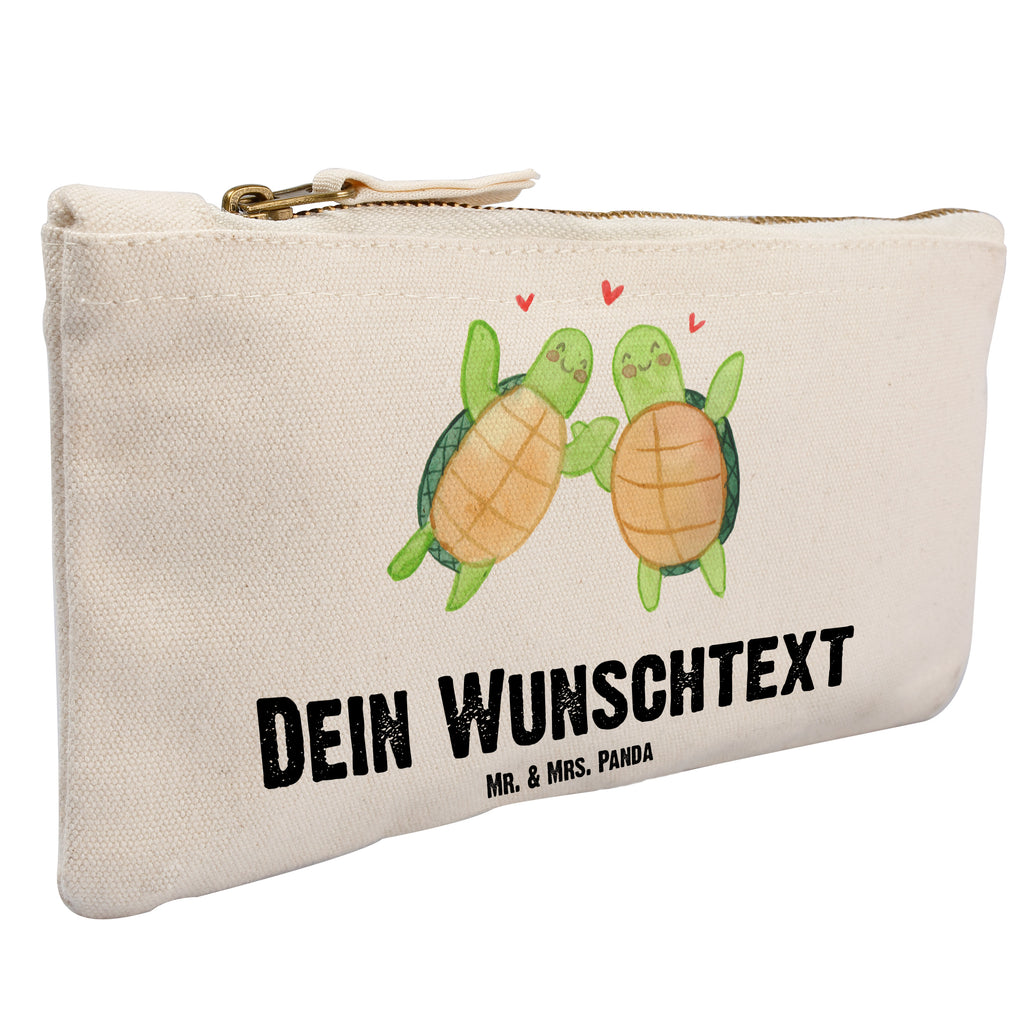 Personalisierte Schminktasche Schildkröten Paar Personalisierte Schminktasche, Personalisierte Kosmetiktasche, Personalisierter Kosmetikbeutel, Personalisiertes Stiftemäppchen, Personalisiertes Etui, Personalisierte Federmappe, Personalisierte Makeup Bag, Personalisiertes Schminketui, Personalisiertes Kosmetiketui, Personalisiertes Schlamperetui, Schminktasche mit Namen, Kosmetiktasche mit Namen, Kosmetikbeutel mit Namen, Stiftemäppchen mit Namen, Etui mit Namen, Federmappe mit Namen, Makeup Bg  mit Namen, Schminketui mit Namen, Kosmetiketui mit Namen, Schlamperetui mit Namen, Schminktasche personalisieren, Schminktasche bedrucken, Schminktasche selbst gestalten, Liebe, Partner, Freund, Freundin, Ehemann, Ehefrau, Heiraten, Verlobung, Heiratsantrag, Liebesgeschenk, Jahrestag, Hocheitstag, Valentinstag, Geschenk für Frauen, Hochzeitstag, Mitbringsel, Geschenk für Freundin, Geschenk für Partner, Liebesbeweis, für Männer, für Ehemann