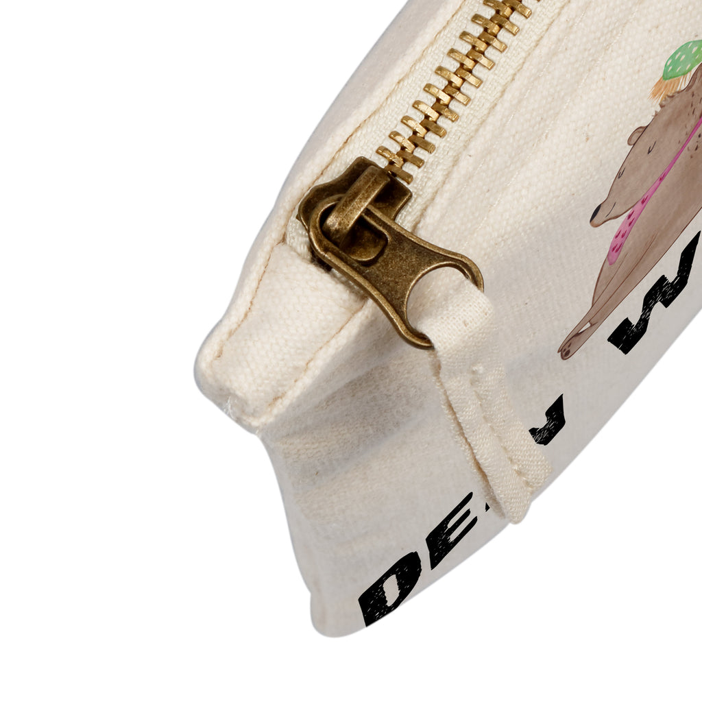 Personalisierte Schminktasche Bär mit Kind Personalisierte Schminktasche, Personalisierte Kosmetiktasche, Personalisierter Kosmetikbeutel, Personalisiertes Stiftemäppchen, Personalisiertes Etui, Personalisierte Federmappe, Personalisierte Makeup Bag, Personalisiertes Schminketui, Personalisiertes Kosmetiketui, Personalisiertes Schlamperetui, Schminktasche mit Namen, Kosmetiktasche mit Namen, Kosmetikbeutel mit Namen, Stiftemäppchen mit Namen, Etui mit Namen, Federmappe mit Namen, Makeup Bg  mit Namen, Schminketui mit Namen, Kosmetiketui mit Namen, Schlamperetui mit Namen, Schminktasche personalisieren, Schminktasche bedrucken, Schminktasche selbst gestalten, Familie, Vatertag, Muttertag, Bruder, Schwester, Mama, Papa, Oma, Opa, Geschenk, Mutti, Mutter