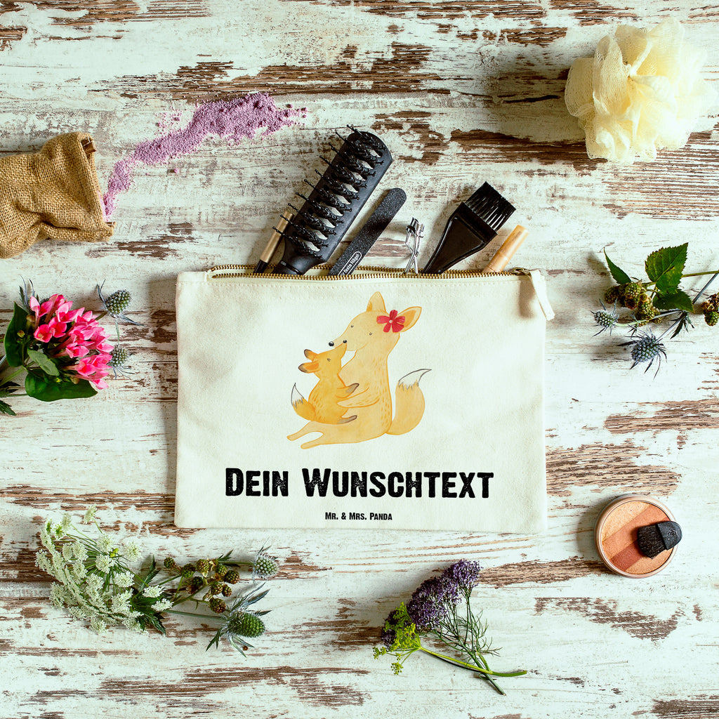Personalisierte Schminktasche Fuchs Mama & Kind Personalisierte Schminktasche, Personalisierte Kosmetiktasche, Personalisierter Kosmetikbeutel, Personalisiertes Stiftemäppchen, Personalisiertes Etui, Personalisierte Federmappe, Personalisierte Makeup Bag, Personalisiertes Schminketui, Personalisiertes Kosmetiketui, Personalisiertes Schlamperetui, Schminktasche mit Namen, Kosmetiktasche mit Namen, Kosmetikbeutel mit Namen, Stiftemäppchen mit Namen, Etui mit Namen, Federmappe mit Namen, Makeup Bg  mit Namen, Schminketui mit Namen, Kosmetiketui mit Namen, Schlamperetui mit Namen, Schminktasche personalisieren, Schminktasche bedrucken, Schminktasche selbst gestalten, Familie, Vatertag, Muttertag, Bruder, Schwester, Mama, Papa, Oma, Opa, Mutter, Tochter, Lieblingstochter, Beste Tochter, Geschenk