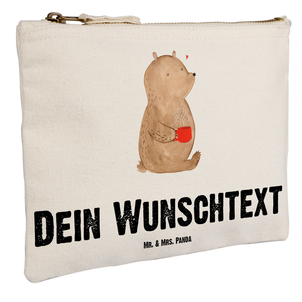 Personalisierte Schminktasche Bär Kaffee Personalisierte Schminktasche, Personalisierte Kosmetiktasche, Personalisierter Kosmetikbeutel, Personalisiertes Stiftemäppchen, Personalisiertes Etui, Personalisierte Federmappe, Personalisierte Makeup Bag, Personalisiertes Schminketui, Personalisiertes Kosmetiketui, Personalisiertes Schlamperetui, Schminktasche mit Namen, Kosmetiktasche mit Namen, Kosmetikbeutel mit Namen, Stiftemäppchen mit Namen, Etui mit Namen, Federmappe mit Namen, Makeup Bg  mit Namen, Schminketui mit Namen, Kosmetiketui mit Namen, Schlamperetui mit Namen, Schminktasche personalisieren, Schminktasche bedrucken, Schminktasche selbst gestalten, Bär, Teddy, Teddybär, Kaffee, Coffee, Bären, guten Morgen, Morgenroutine, Welt erobern, Welt retten, Motivation
