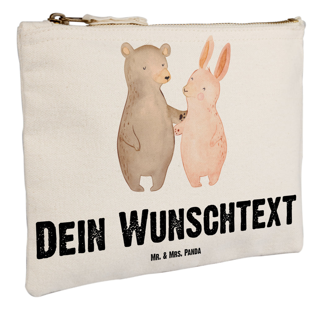Personalisierte Schminktasche Bär Hase Umarmen Personalisierte Schminktasche, Personalisierte Kosmetiktasche, Personalisierter Kosmetikbeutel, Personalisiertes Stiftemäppchen, Personalisiertes Etui, Personalisierte Federmappe, Personalisierte Makeup Bag, Personalisiertes Schminketui, Personalisiertes Kosmetiketui, Personalisiertes Schlamperetui, Schminktasche mit Namen, Kosmetiktasche mit Namen, Kosmetikbeutel mit Namen, Stiftemäppchen mit Namen, Etui mit Namen, Federmappe mit Namen, Makeup Bg  mit Namen, Schminketui mit Namen, Kosmetiketui mit Namen, Schlamperetui mit Namen, Schminktasche personalisieren, Schminktasche bedrucken, Schminktasche selbst gestalten, Liebe, Partner, Freund, Freundin, Ehemann, Ehefrau, Heiraten, Verlobung, Heiratsantrag, Liebesgeschenk, Jahrestag, Hocheitstag, Freunde, bester Freund, Hase, Bär, Bärchen, best friends