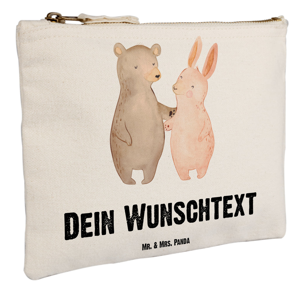 Personalisierte Schminktasche Bär Hase Umarmen Personalisierte Schminktasche, Personalisierte Kosmetiktasche, Personalisierter Kosmetikbeutel, Personalisiertes Stiftemäppchen, Personalisiertes Etui, Personalisierte Federmappe, Personalisierte Makeup Bag, Personalisiertes Schminketui, Personalisiertes Kosmetiketui, Personalisiertes Schlamperetui, Schminktasche mit Namen, Kosmetiktasche mit Namen, Kosmetikbeutel mit Namen, Stiftemäppchen mit Namen, Etui mit Namen, Federmappe mit Namen, Makeup Bg  mit Namen, Schminketui mit Namen, Kosmetiketui mit Namen, Schlamperetui mit Namen, Schminktasche personalisieren, Schminktasche bedrucken, Schminktasche selbst gestalten, Liebe, Partner, Freund, Freundin, Ehemann, Ehefrau, Heiraten, Verlobung, Heiratsantrag, Liebesgeschenk, Jahrestag, Hocheitstag, Freunde, bester Freund, Hase, Bär, Bärchen, best friends