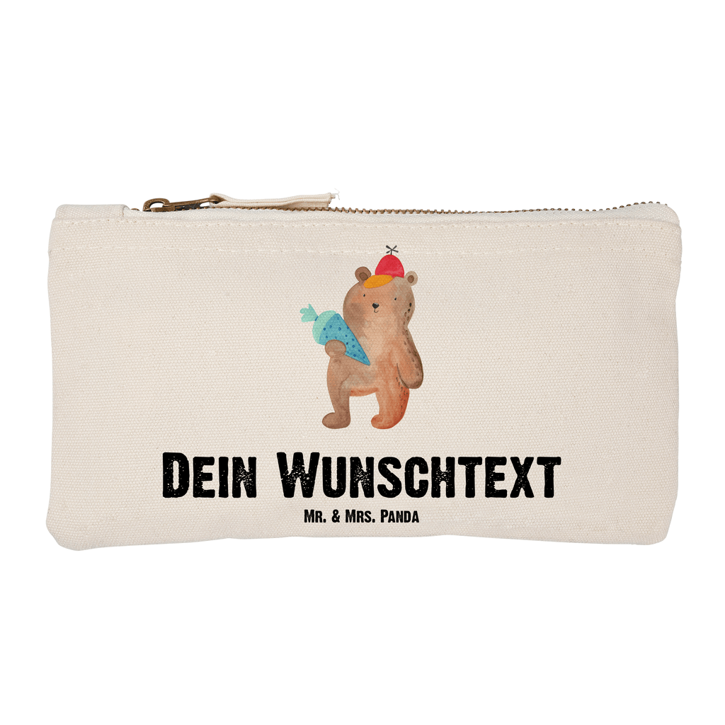 Personalisierte Schminktasche Bär mit Schultüte Personalisierte Schminktasche, Personalisierte Kosmetiktasche, Personalisierter Kosmetikbeutel, Personalisiertes Stiftemäppchen, Personalisiertes Etui, Personalisierte Federmappe, Personalisierte Makeup Bag, Personalisiertes Schminketui, Personalisiertes Kosmetiketui, Personalisiertes Schlamperetui, Schminktasche mit Namen, Kosmetiktasche mit Namen, Kosmetikbeutel mit Namen, Stiftemäppchen mit Namen, Etui mit Namen, Federmappe mit Namen, Makeup Bg  mit Namen, Schminketui mit Namen, Kosmetiketui mit Namen, Schlamperetui mit Namen, Schminktasche personalisieren, Schminktasche bedrucken, Schminktasche selbst gestalten, Bär, Teddy, Teddybär, Bär Motiv, Schultüte, Erster Schultag Geschenk, Einschulung Geschenk, Schule Geschenk, Grundschule, Schulanfang, Schulbeginn