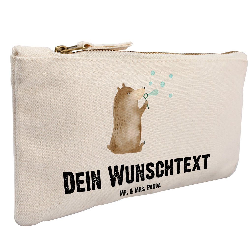 Personalisierte Schminktasche Bär Seifenblasen Personalisierte Schminktasche, Personalisierte Kosmetiktasche, Personalisierter Kosmetikbeutel, Personalisiertes Stiftemäppchen, Personalisiertes Etui, Personalisierte Federmappe, Personalisierte Makeup Bag, Personalisiertes Schminketui, Personalisiertes Kosmetiketui, Personalisiertes Schlamperetui, Schminktasche mit Namen, Kosmetiktasche mit Namen, Kosmetikbeutel mit Namen, Stiftemäppchen mit Namen, Etui mit Namen, Federmappe mit Namen, Makeup Bg  mit Namen, Schminketui mit Namen, Kosmetiketui mit Namen, Schlamperetui mit Namen, Schminktasche personalisieren, Schminktasche bedrucken, Schminktasche selbst gestalten, Bär, Teddy, Teddybär, Seifenblasen Bär Lustig Sein Glücklich Traurig Happy