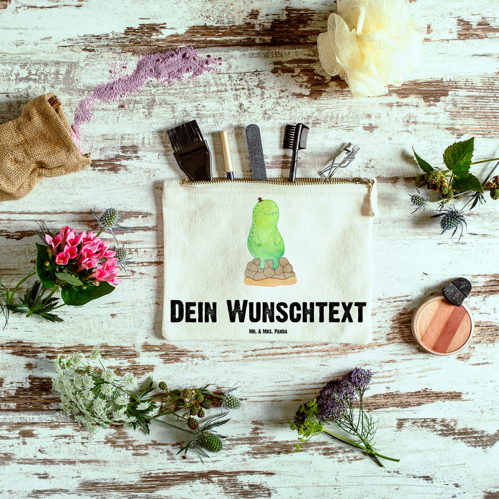 Personalisierte Schminktasche Schildkröte pausiert Personalisierte Schminktasche, Personalisierte Kosmetiktasche, Personalisierter Kosmetikbeutel, Personalisiertes Stiftemäppchen, Personalisiertes Etui, Personalisierte Federmappe, Personalisierte Makeup Bag, Personalisiertes Schminketui, Personalisiertes Kosmetiketui, Personalisiertes Schlamperetui, Schminktasche mit Namen, Kosmetiktasche mit Namen, Kosmetikbeutel mit Namen, Stiftemäppchen mit Namen, Etui mit Namen, Federmappe mit Namen, Makeup Bg  mit Namen, Schminketui mit Namen, Kosmetiketui mit Namen, Schlamperetui mit Namen, Schminktasche personalisieren, Schminktasche bedrucken, Schminktasche selbst gestalten, Schildkröte, Achtsamkeit, Entschleunigen, achtsam